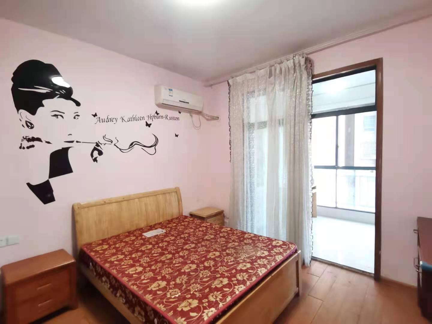 尚格名城香榭丽舍  3室2厅1卫    64.8万 尚格名城香榭丽舍  3室2厅1卫    64.8万客厅