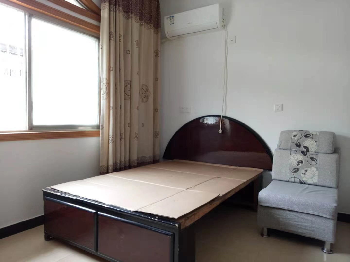 家饰建材城 2室1厅1卫 1100.0元/月 家饰建材城 2室1厅1卫 1100.0元/月室内图