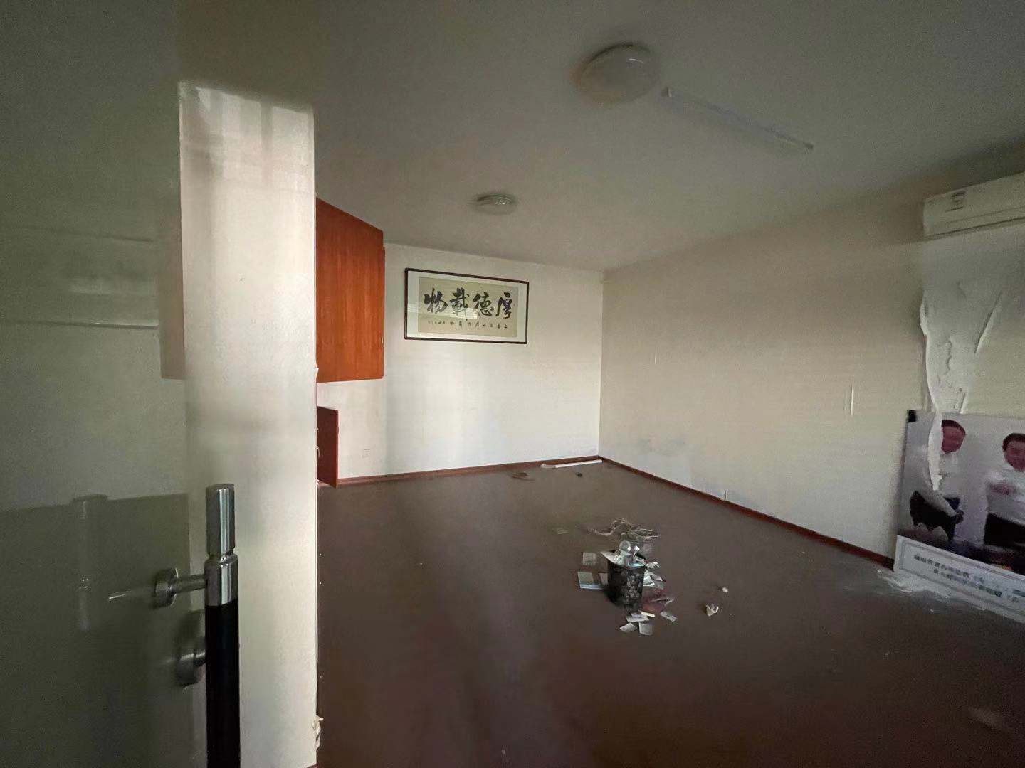 长建建材市场  1室1厅1卫   18000.00元/月室内图