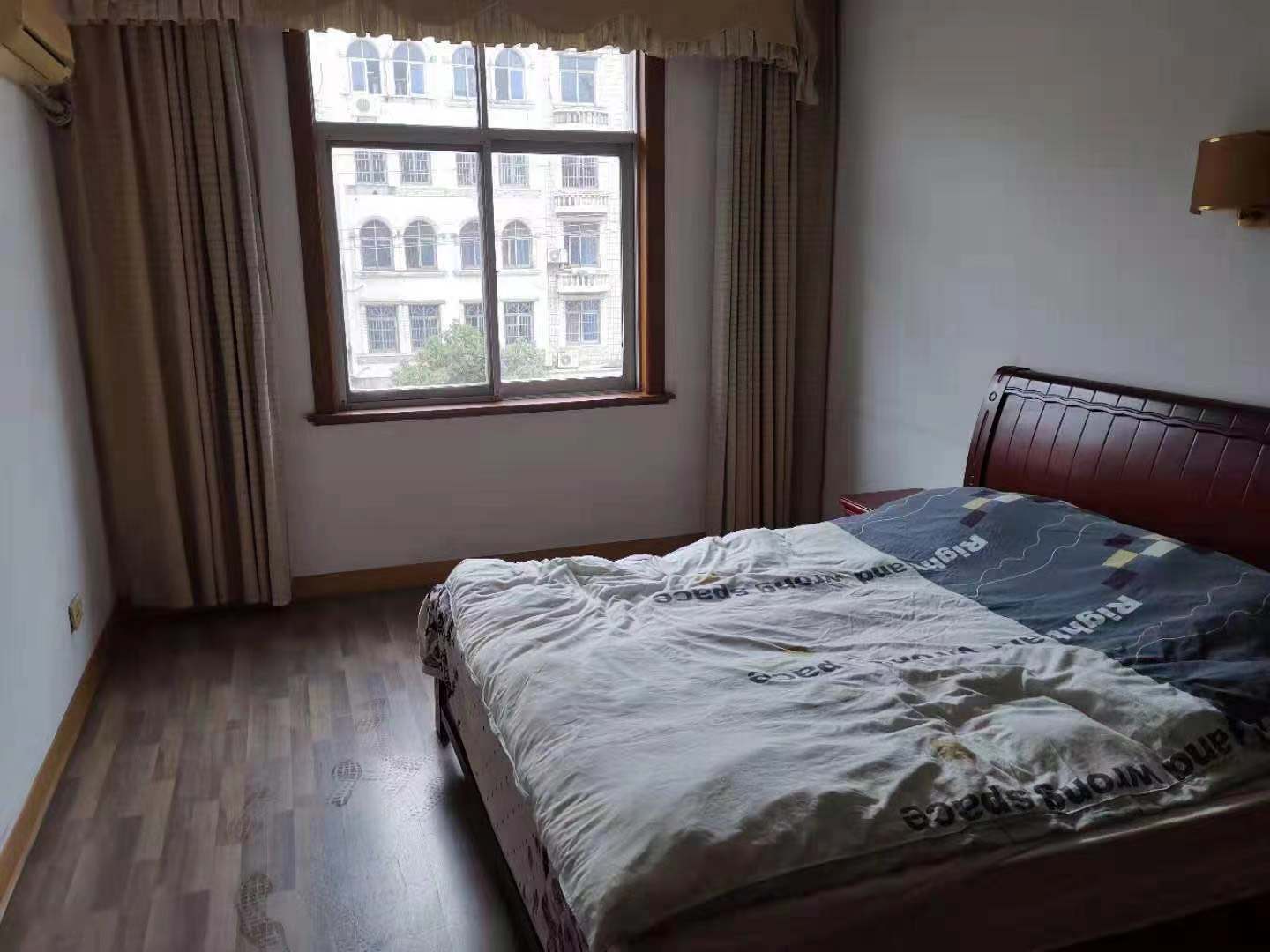 汇丰小区 3室2厅1卫 1300.0元/月 汇丰小区 3室2厅1卫 1300.0元/月室内图