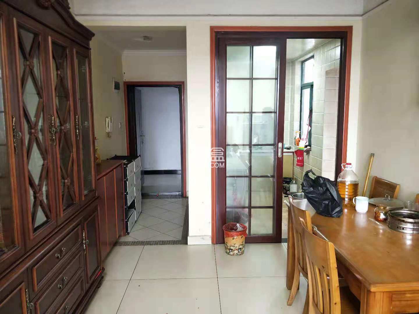 品阁 3室2厅2卫 58.0万 品阁 3室2厅2卫 58.0万客厅