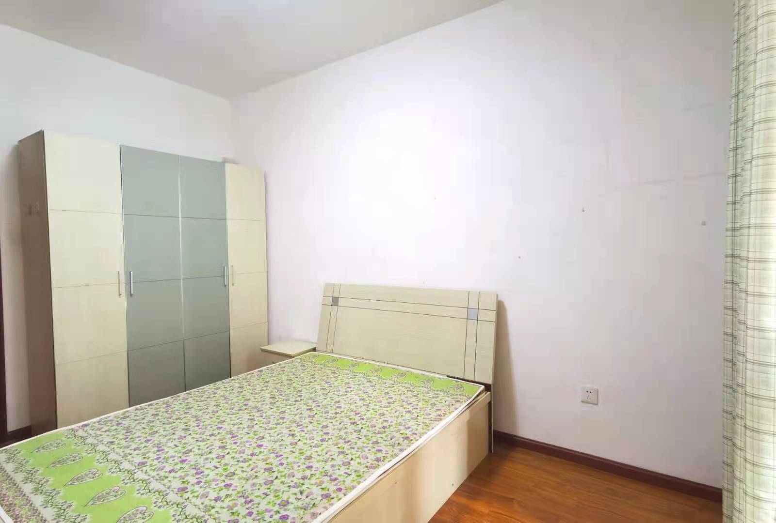 南湖国际5期  3室2厅2卫    2800.0元/月 南湖国际5期  3室2厅2卫    2800.0元/月室内图