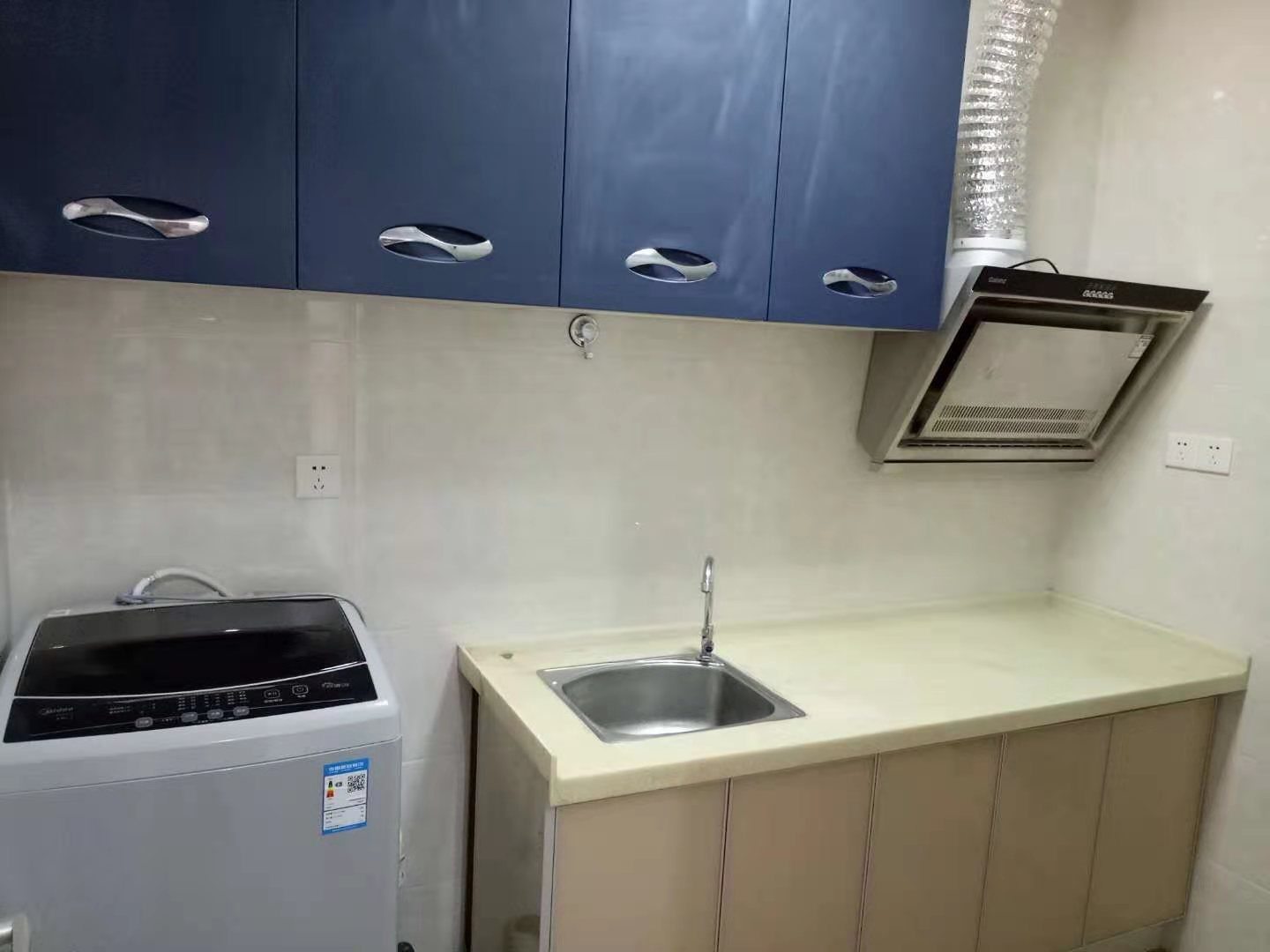 家饰建材城 2室1厅1卫 1100.0元/月 家饰建材城 2室1厅1卫 1100.0元/月室内图