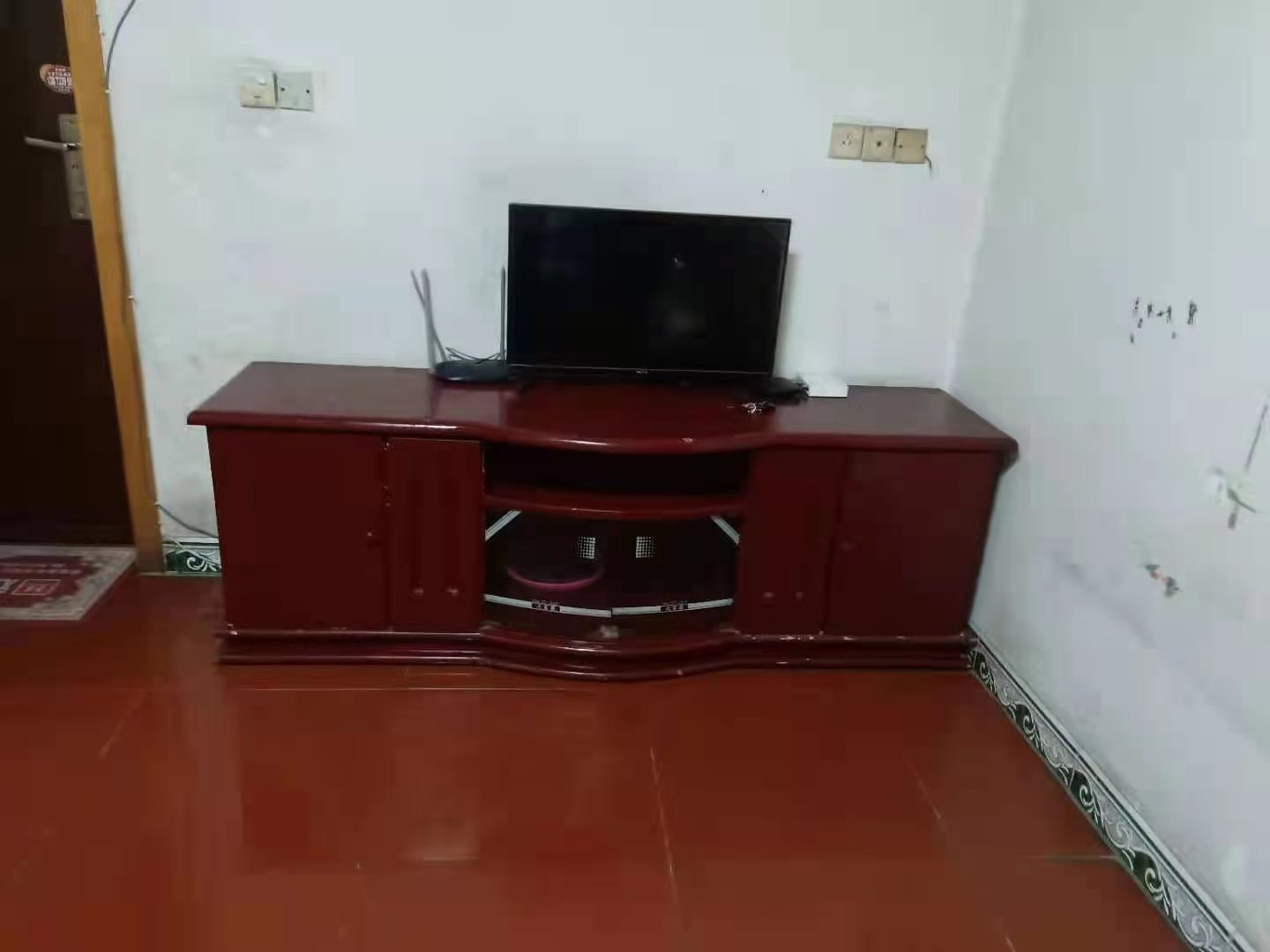 新荷家园 2室2厅1卫 1200.0元/月 新荷家园 2室2厅1卫 1200.0元/月室内图