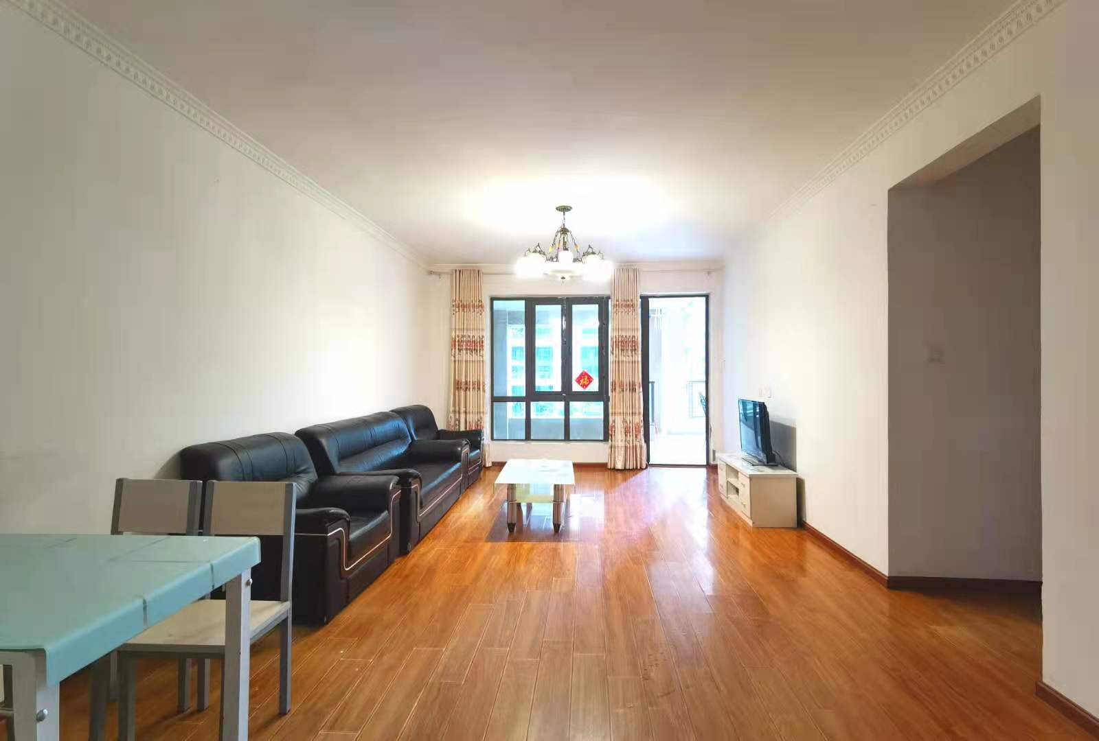 南湖国际5期  3室2厅2卫    2800.0元/月 南湖国际5期  3室2厅2卫    2800.0元/月室内图