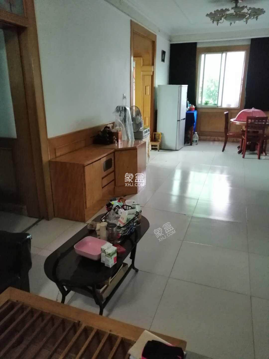 朝阳工商苑 3室2厅1卫 51.0万 朝阳工商苑 3室2厅1卫 51.0万客厅