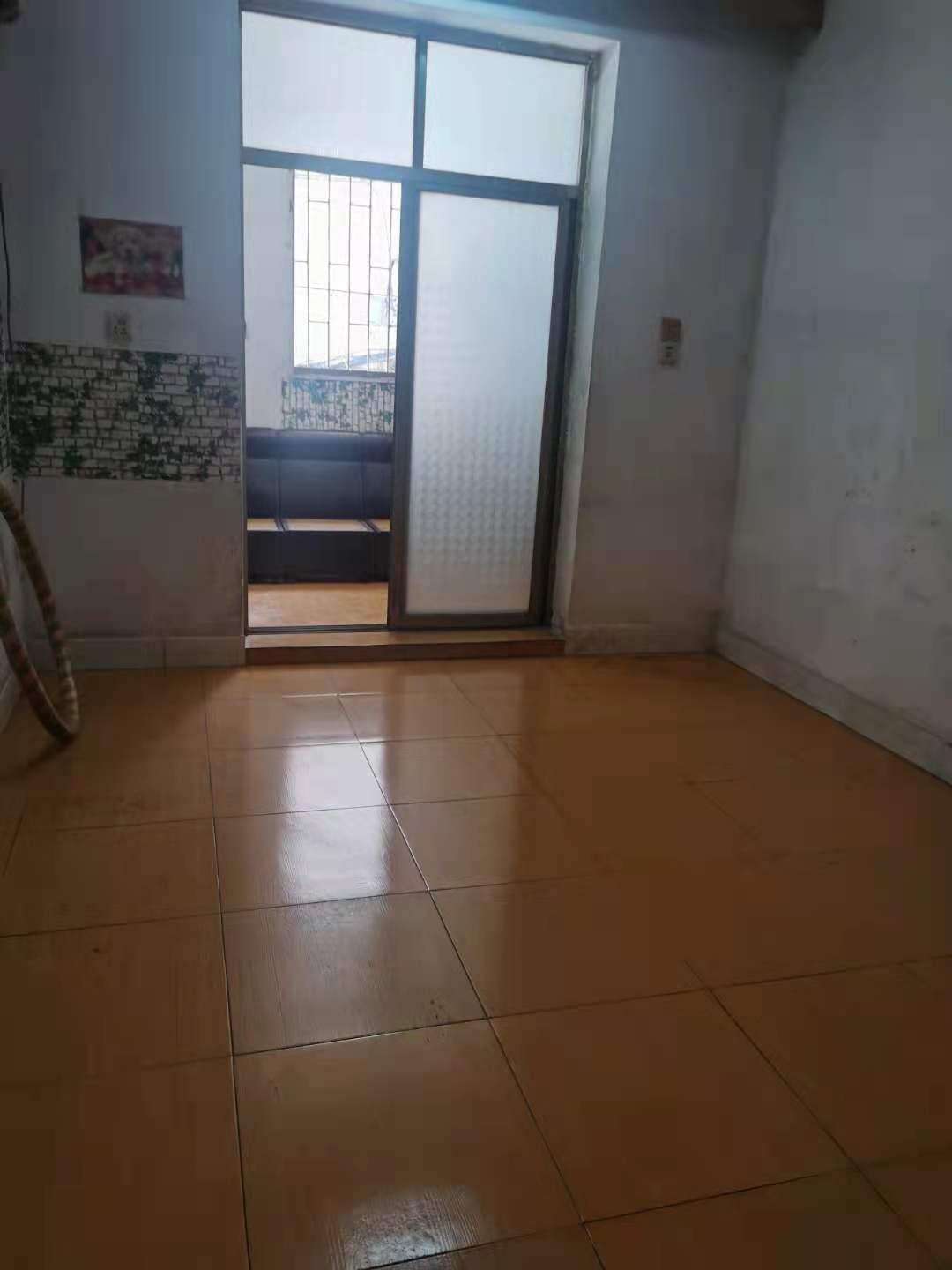 风景园林管理处家属院 3室2厅1卫 59.8万 风景园林管理处家属院 3室2厅1卫 59.8万卧室