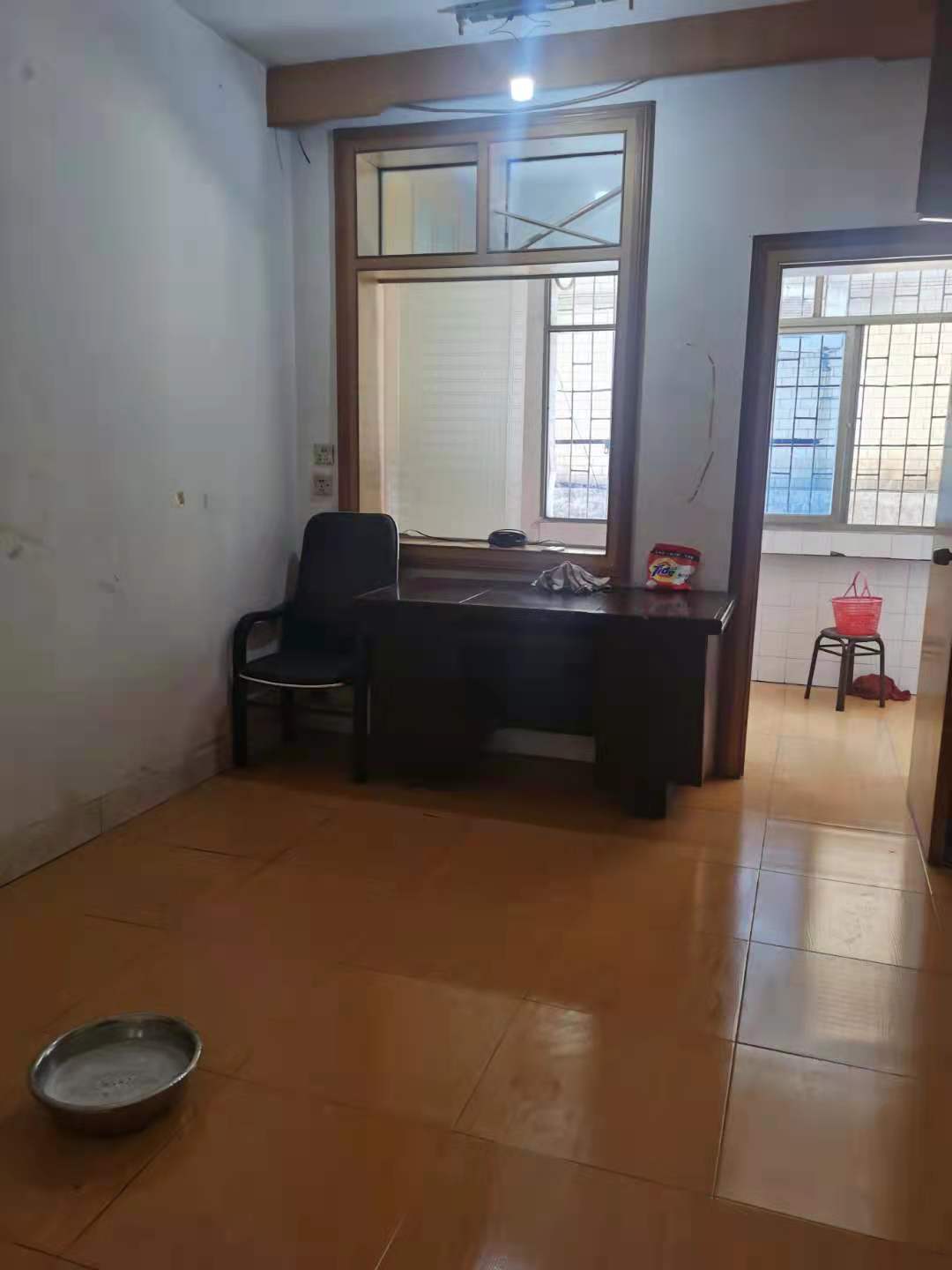 风景园林管理处家属院 3室2厅1卫 59.8万 风景园林管理处家属院 3室2厅1卫 59.8万客厅