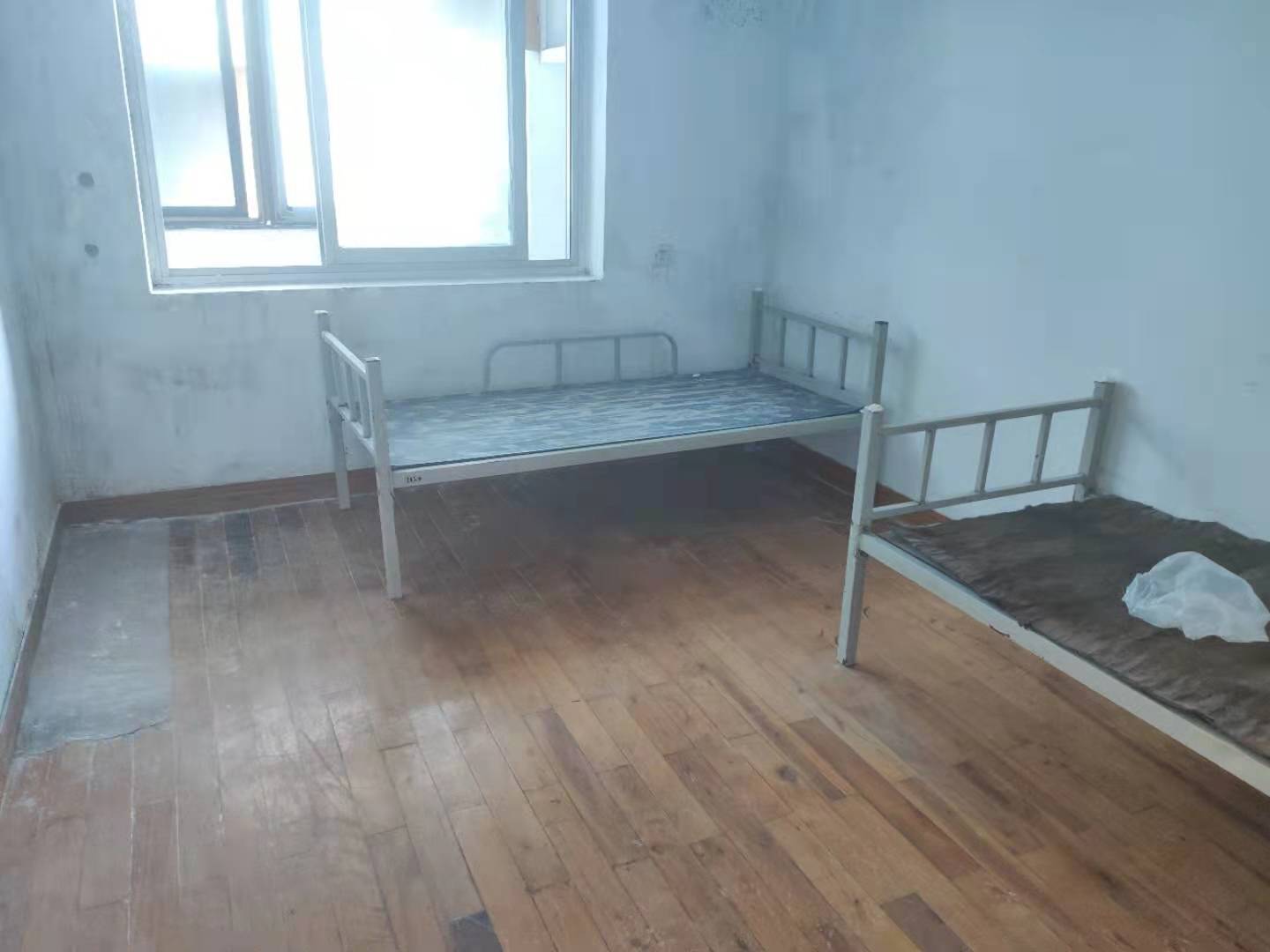 火星镇汇丰楼  2室1厅1卫    1300.0元/月室内图