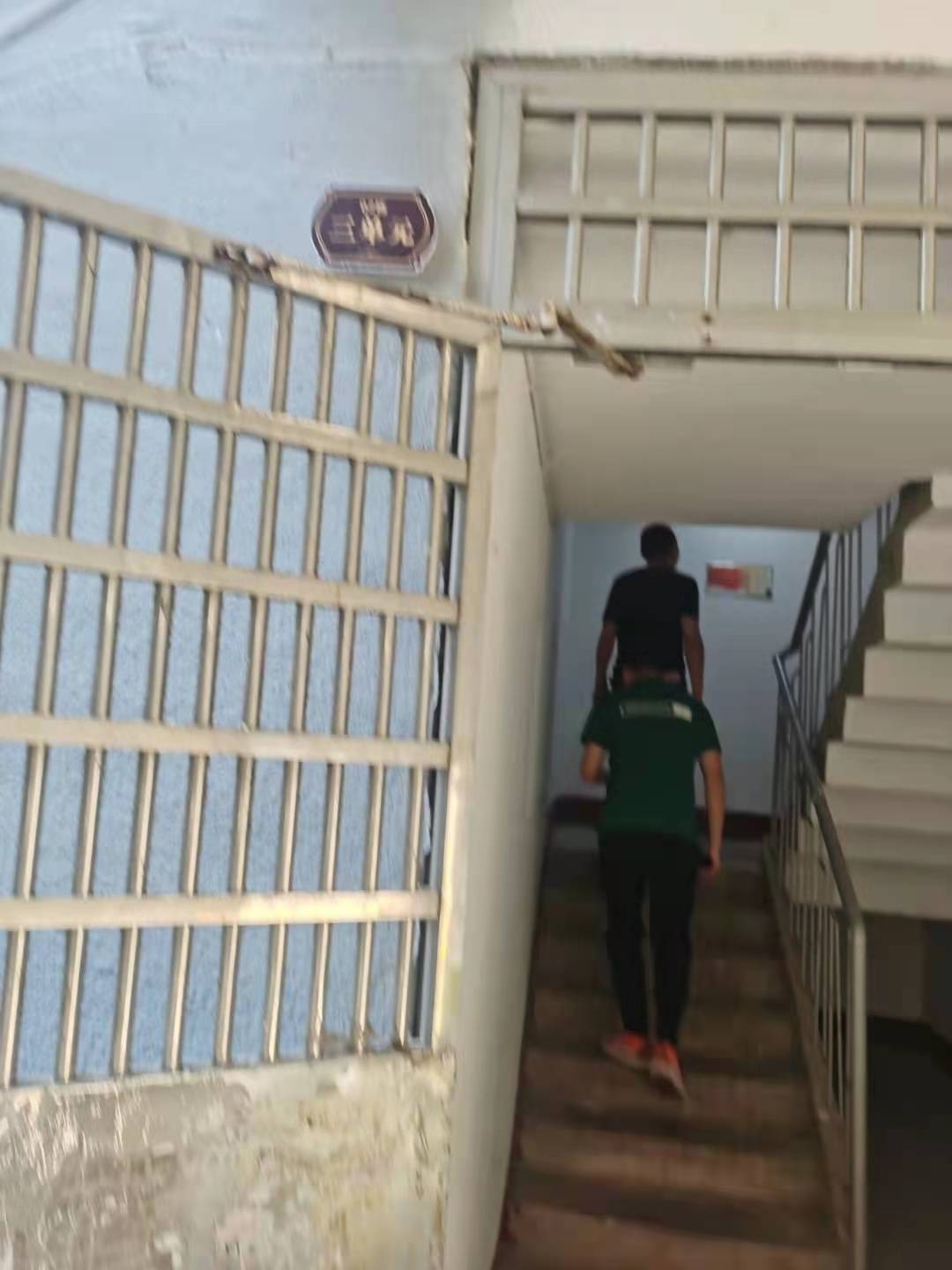 风景园林管理处家属院 3室2厅1卫 59.8万 风景园林管理处家属院 3室2厅1卫 59.8万阳台