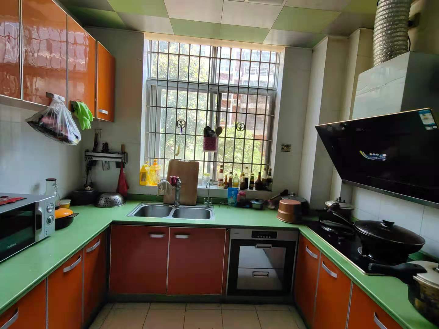 怡景名园  4室2厅2卫    83.8万 怡景名园  4室2厅2卫    83.8万厨房