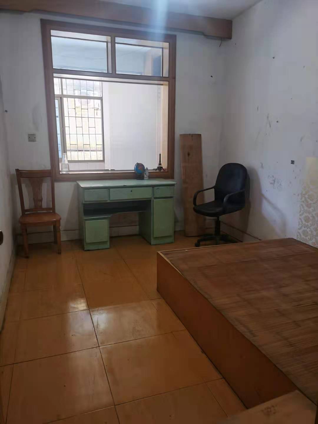 风景园林管理处家属院 3室2厅1卫 59.8万 风景园林管理处家属院 3室2厅1卫 59.8万客厅