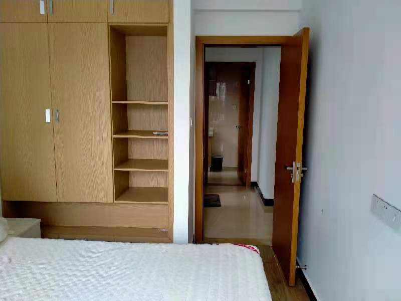 珠江愉景新城  2室2厅1卫   1600.00元/月室内图