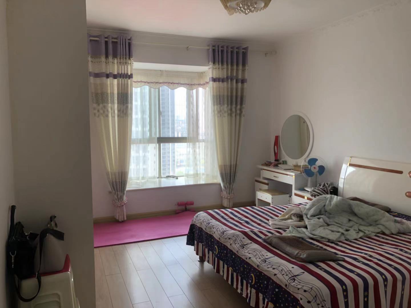 金园小区  3室2厅2卫    100.0万卫生间