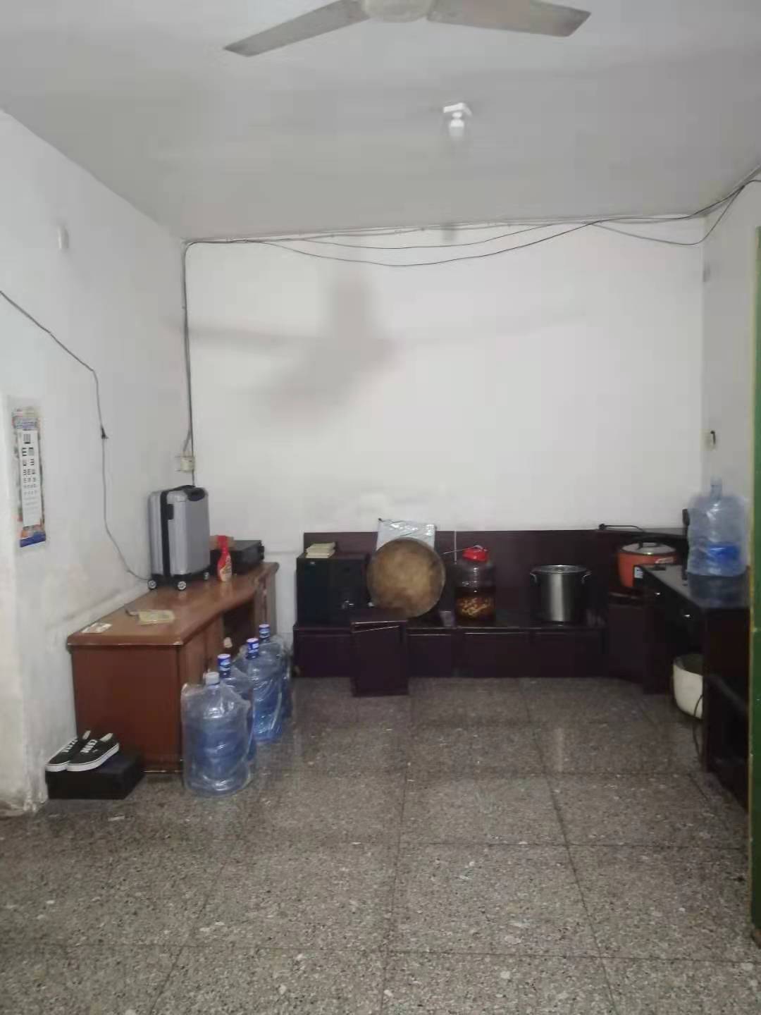 418基础公司 2室1厅1卫 39.8万 418基础公司 2室1厅1卫 39.8万客厅