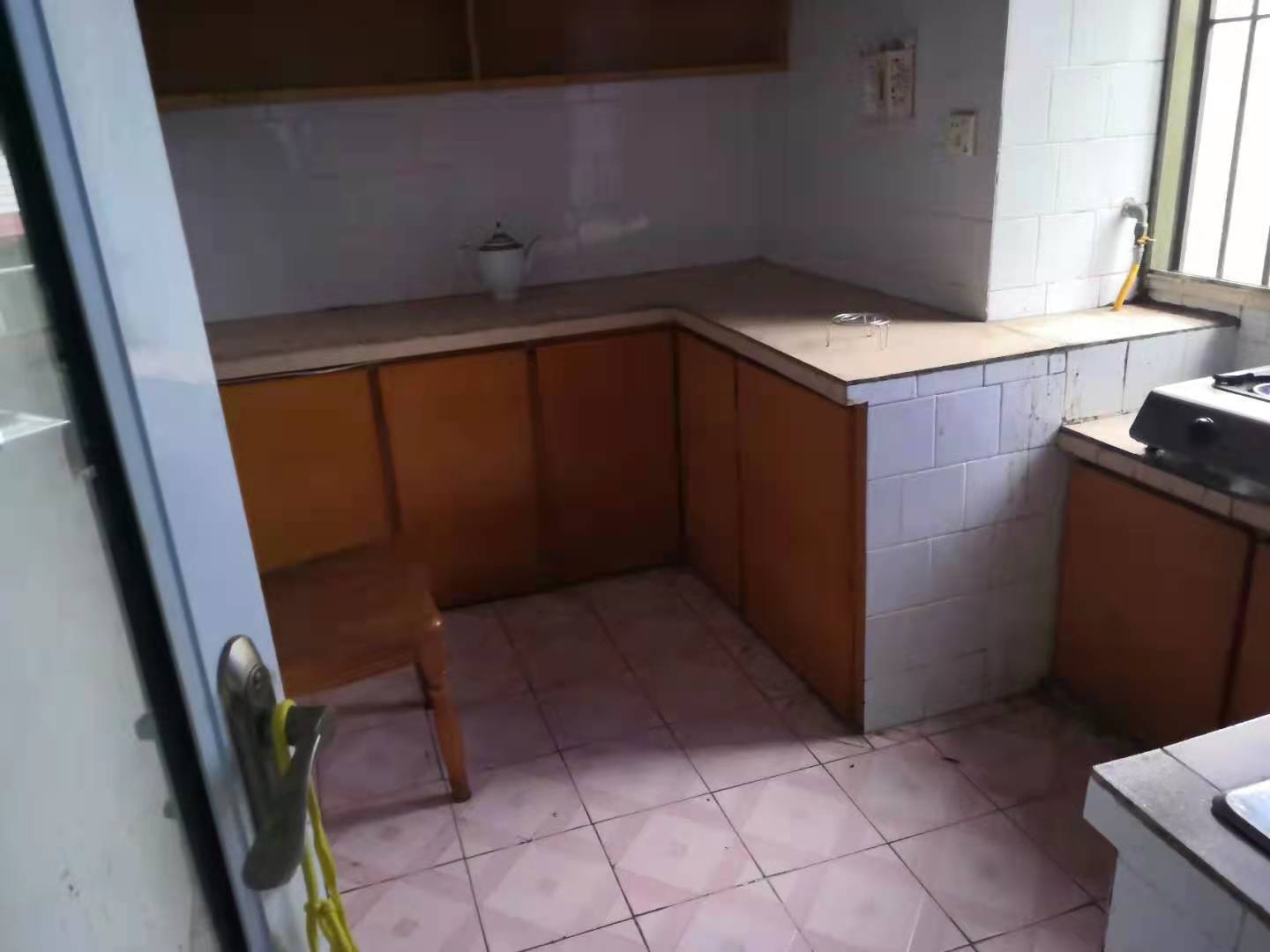 人保家属小区(富康北路) 3室2厅2卫 46.8万 人保家属小区(富康北路) 3室2厅2卫 46.8万卧室