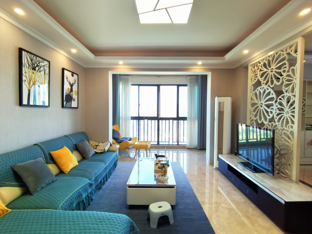 泰山公馆 3室2厅1卫 72.0万 泰山公馆 3室2厅1卫 72.0万客厅