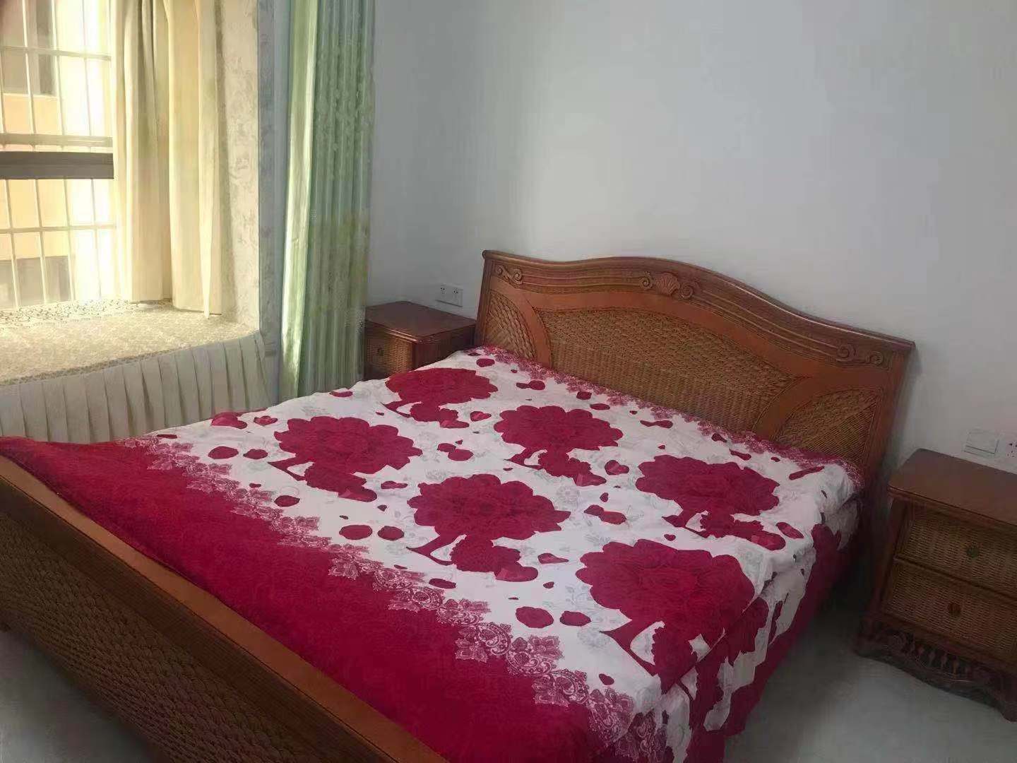 东方巴黎 3室2厅2卫 2200.0元/月 东方巴黎 3室2厅2卫 2200.0元/月室内图