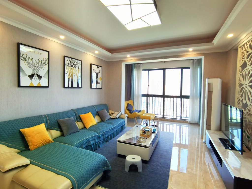 泰山公馆 3室2厅1卫 72.0万 泰山公馆 3室2厅1卫 72.0万客厅