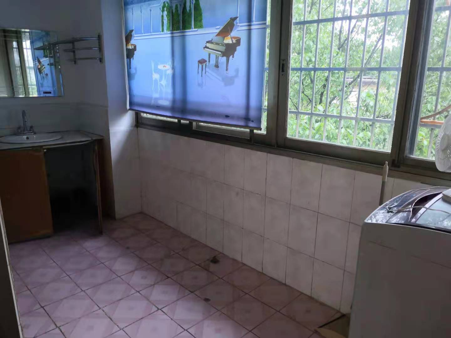 人保家属小区(富康北路) 3室2厅2卫 46.8万 人保家属小区(富康北路) 3室2厅2卫 46.8万卧室