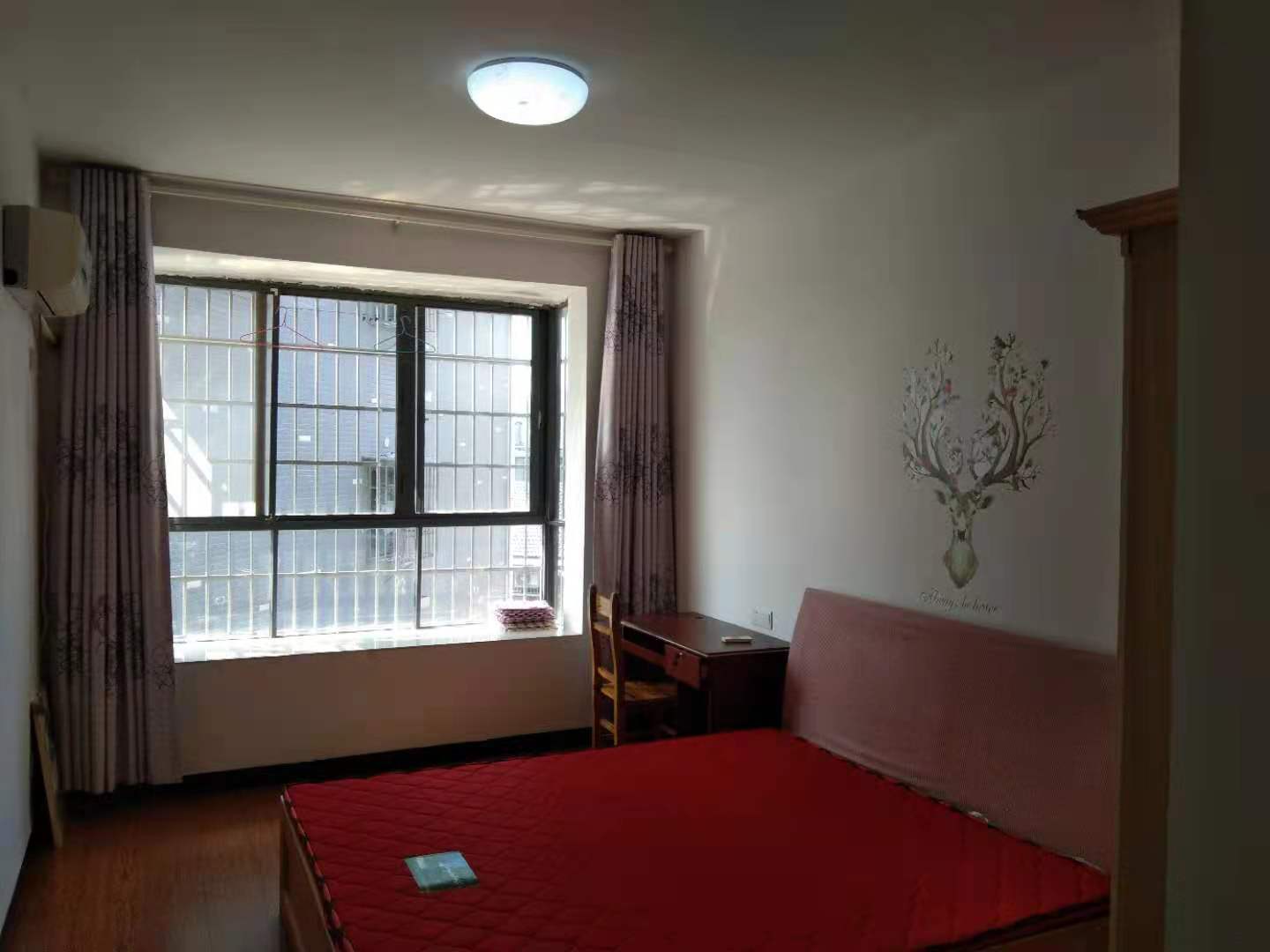 会龙山社区 3室2厅1卫 1300.0元/月 会龙山社区 3室2厅1卫 1300.0元/月室内图