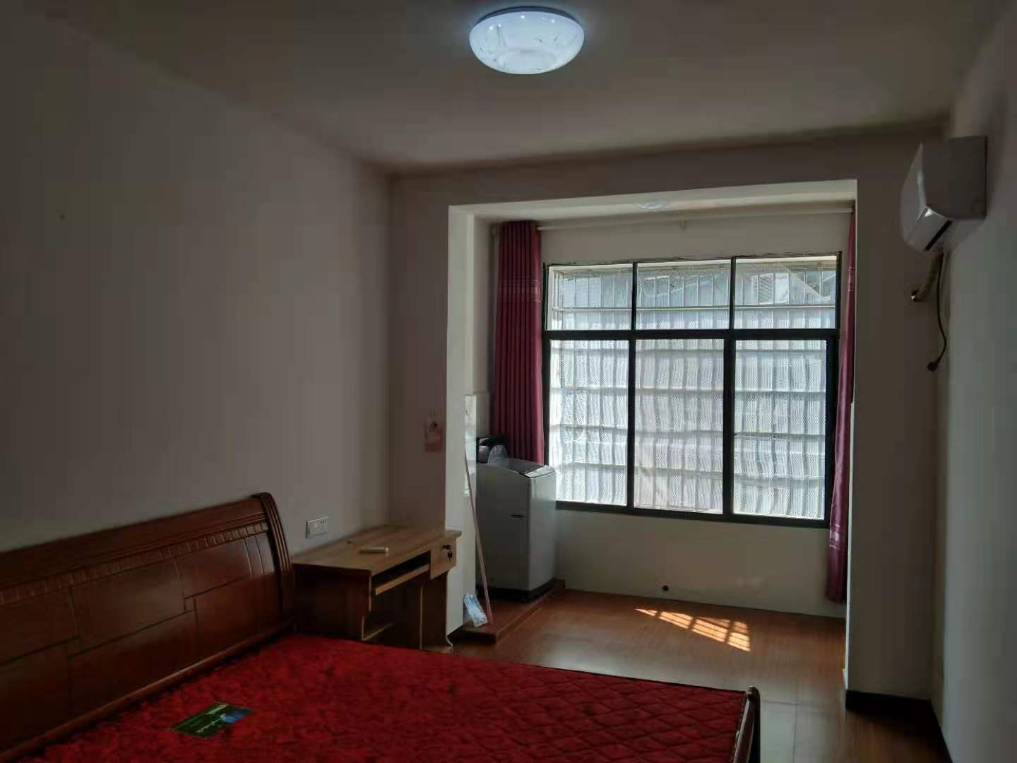 会龙山社区 3室2厅1卫 1300.0元/月 会龙山社区 3室2厅1卫 1300.0元/月室内图