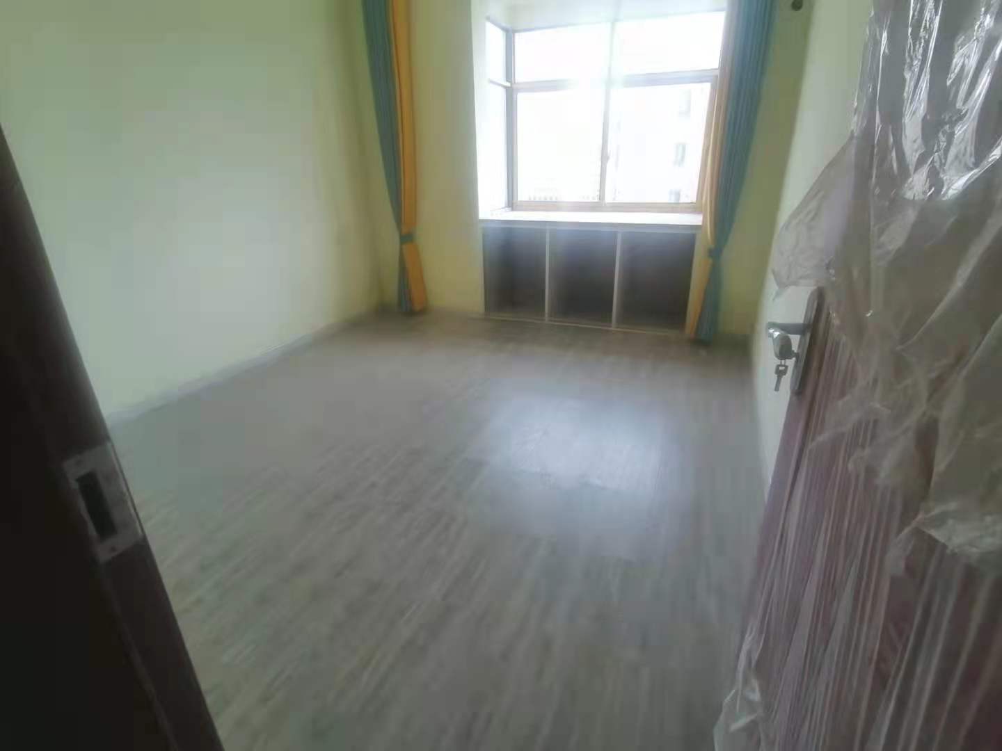 冠都现代城（冠都幸福彼岸）  2室1厅1卫    1600.0元/月室内图