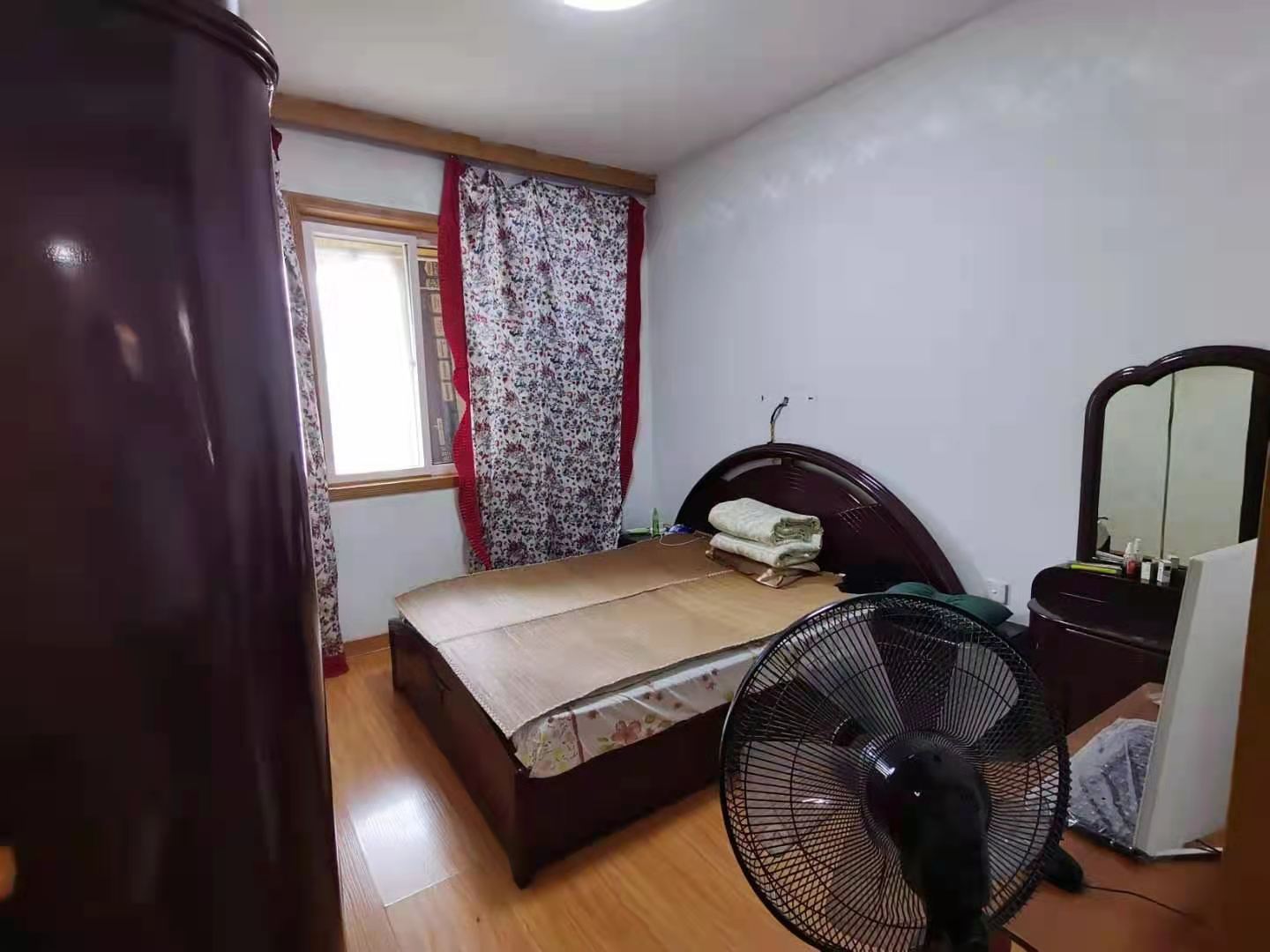 董家塅沿河三村 2室2厅1卫 32.0万 董家塅沿河三村 2室2厅1卫 32.0万客厅