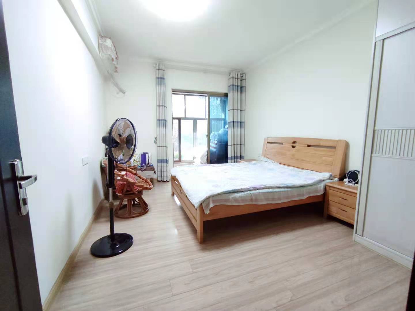 碧桂园 4室2厅2卫 100.0万 碧桂园 4室2厅2卫 100.0万卫生间