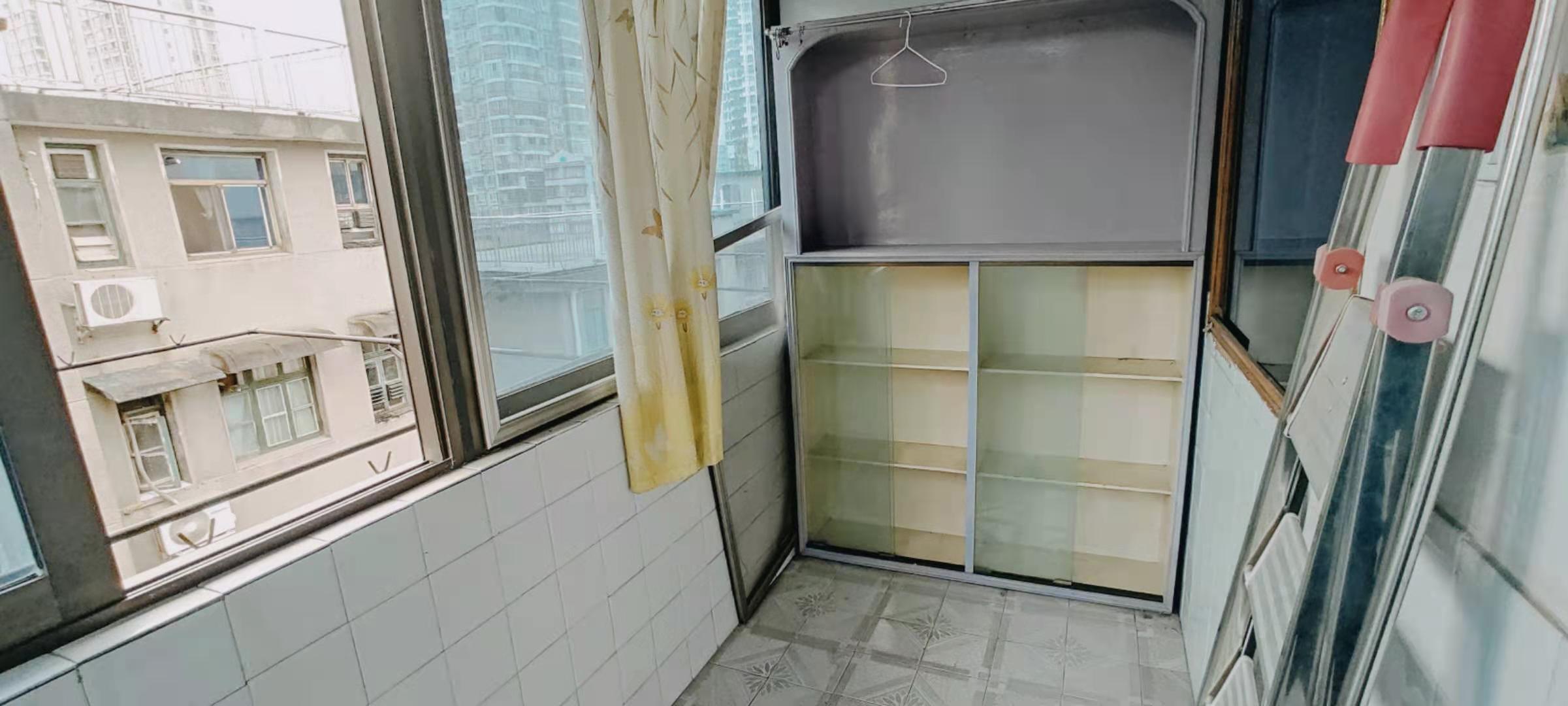 银馨家园(贺家土电厂生活区)  2室1厅1卫    23.0万 银馨家园(贺家土电厂生活区)  2室1厅1卫    23.0万客厅