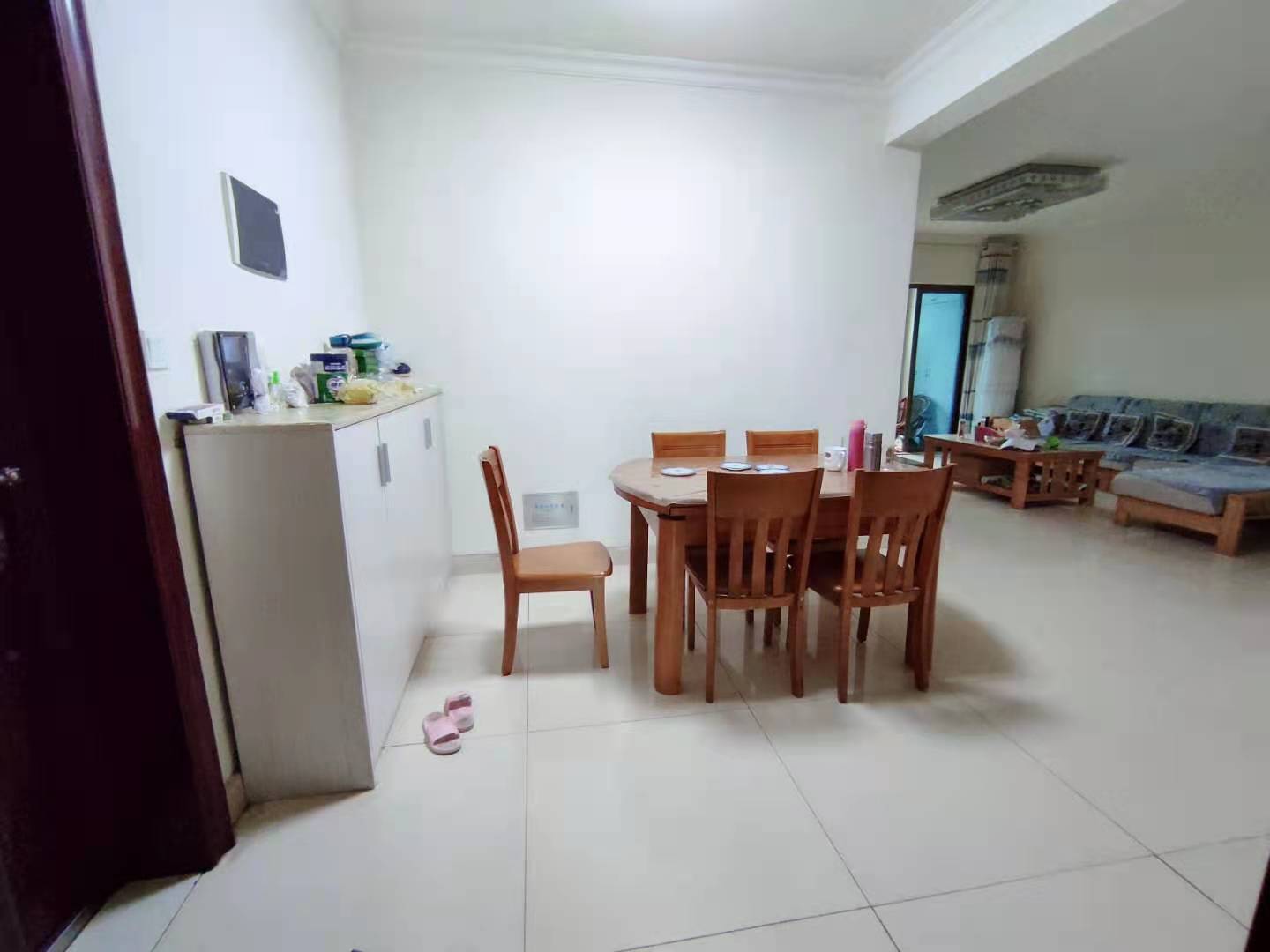 碧桂园 4室2厅2卫 100.0万 碧桂园 4室2厅2卫 100.0万客厅