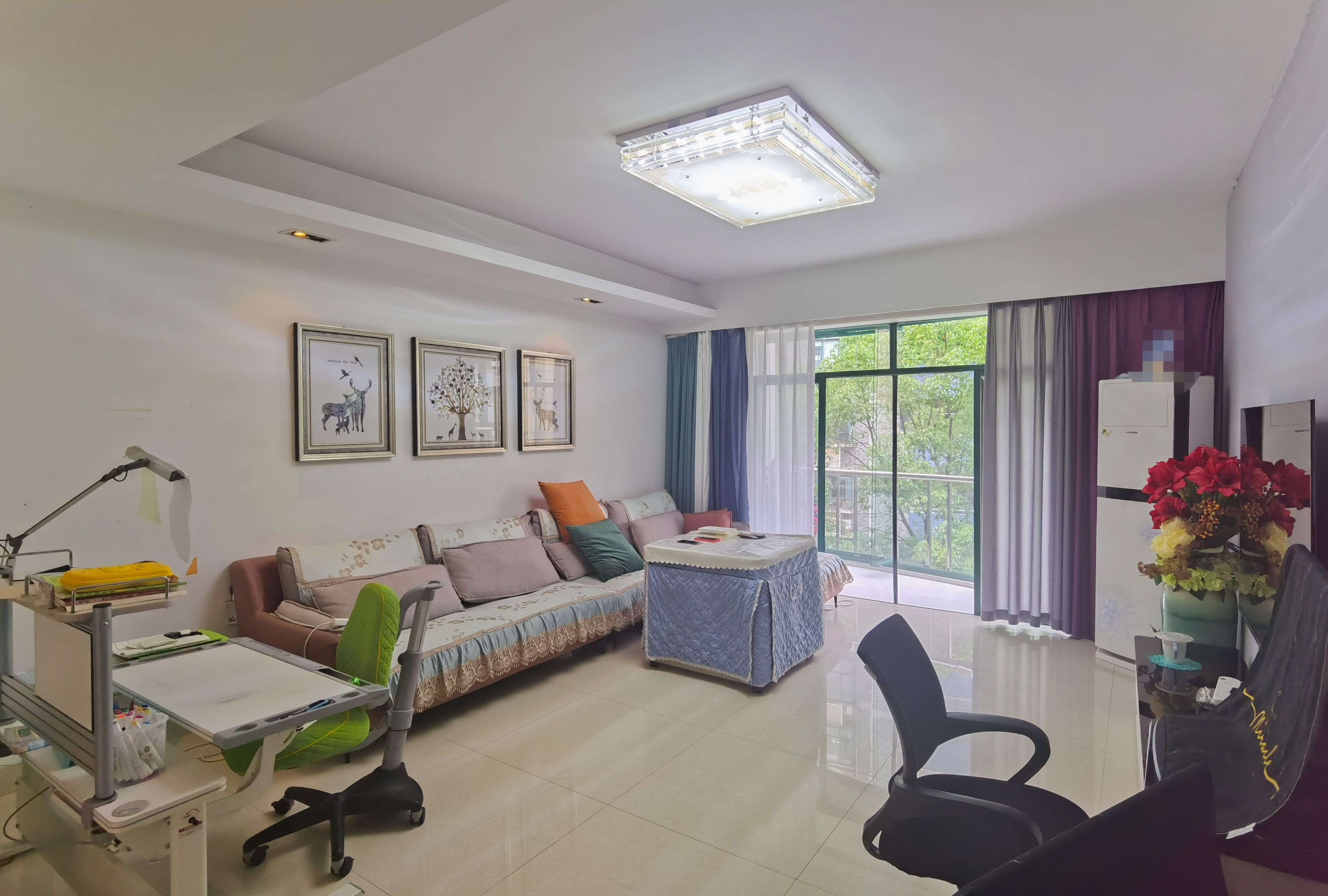 海创明珠花园 3室2厅2卫 89.8万 海创明珠花园 3室2厅2卫 89.8万客厅