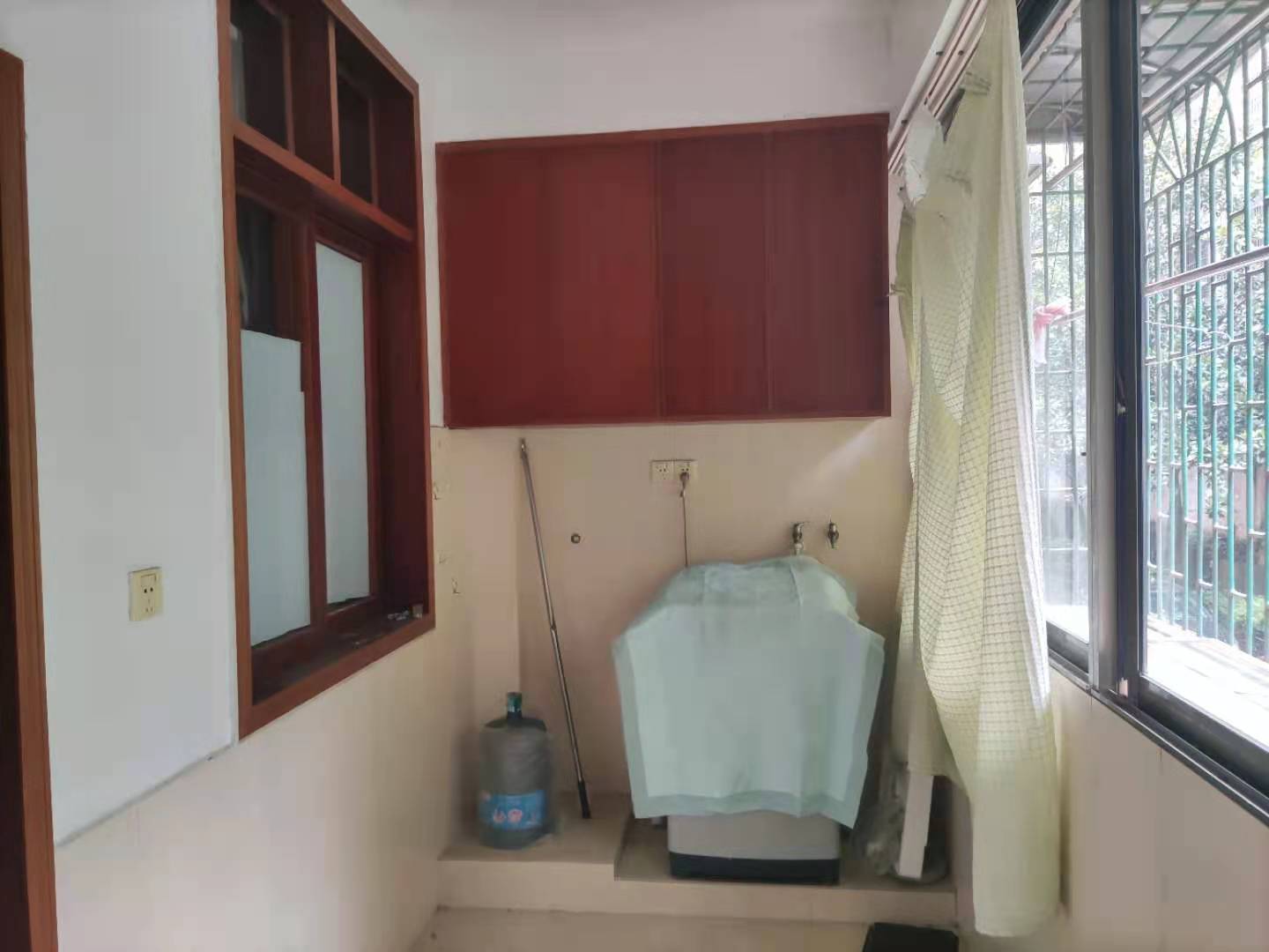 银海花园 3室2厅1卫 2000.0元/月 银海花园 3室2厅1卫 2000.0元/月室内图