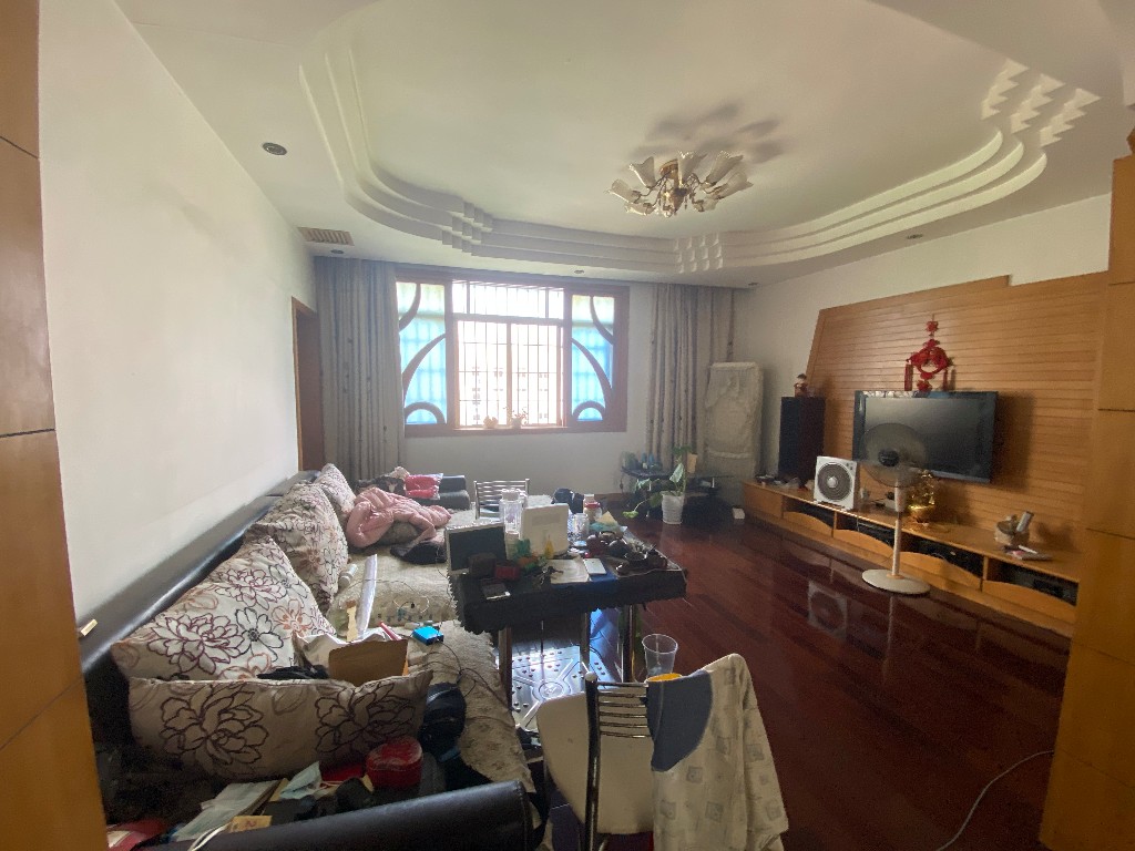 清泉商业街住宅 3室2厅1卫 54.8万 清泉商业街住宅 3室2厅1卫 54.8万客厅