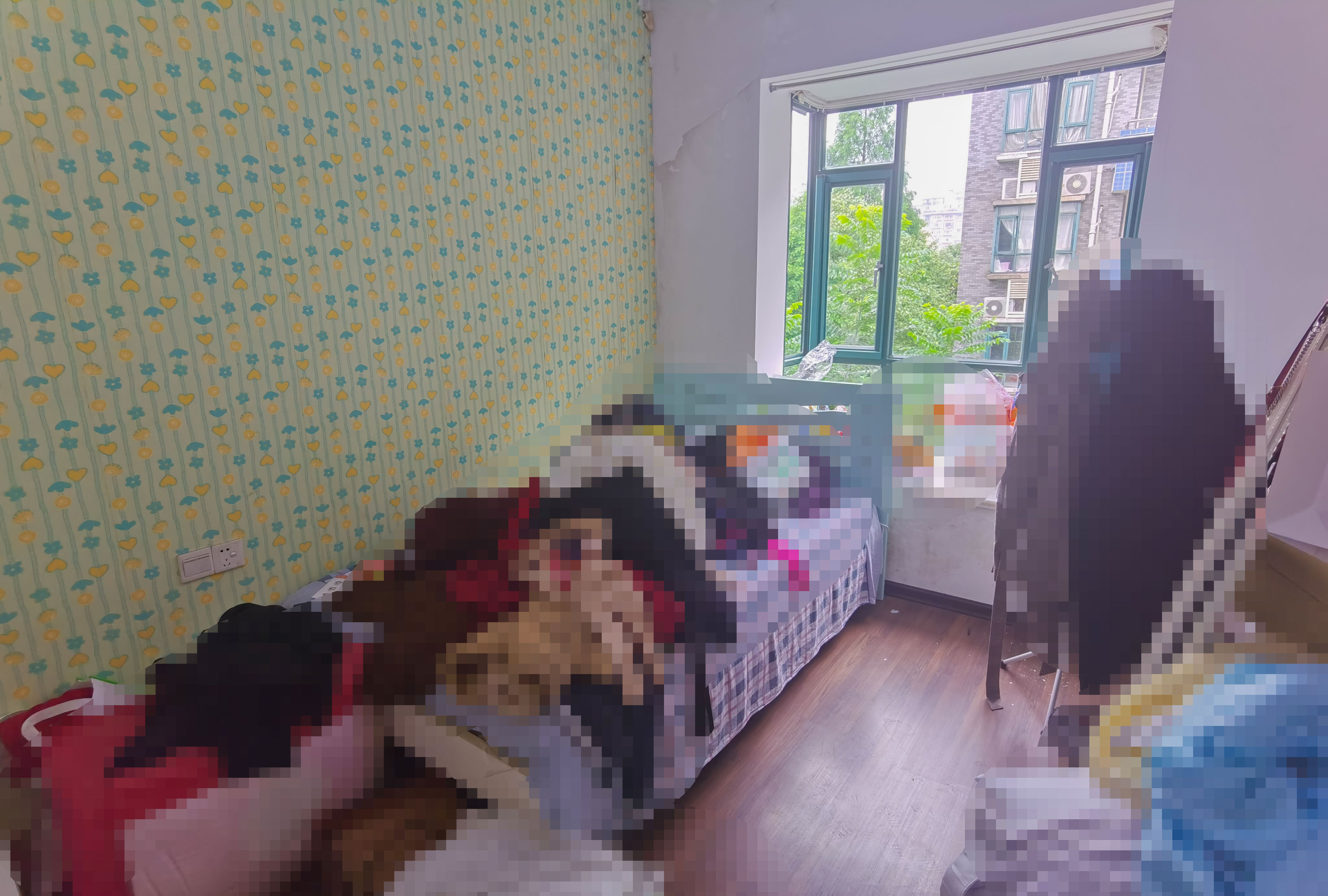 海创明珠花园 3室2厅2卫 89.8万 海创明珠花园 3室2厅2卫 89.8万客厅