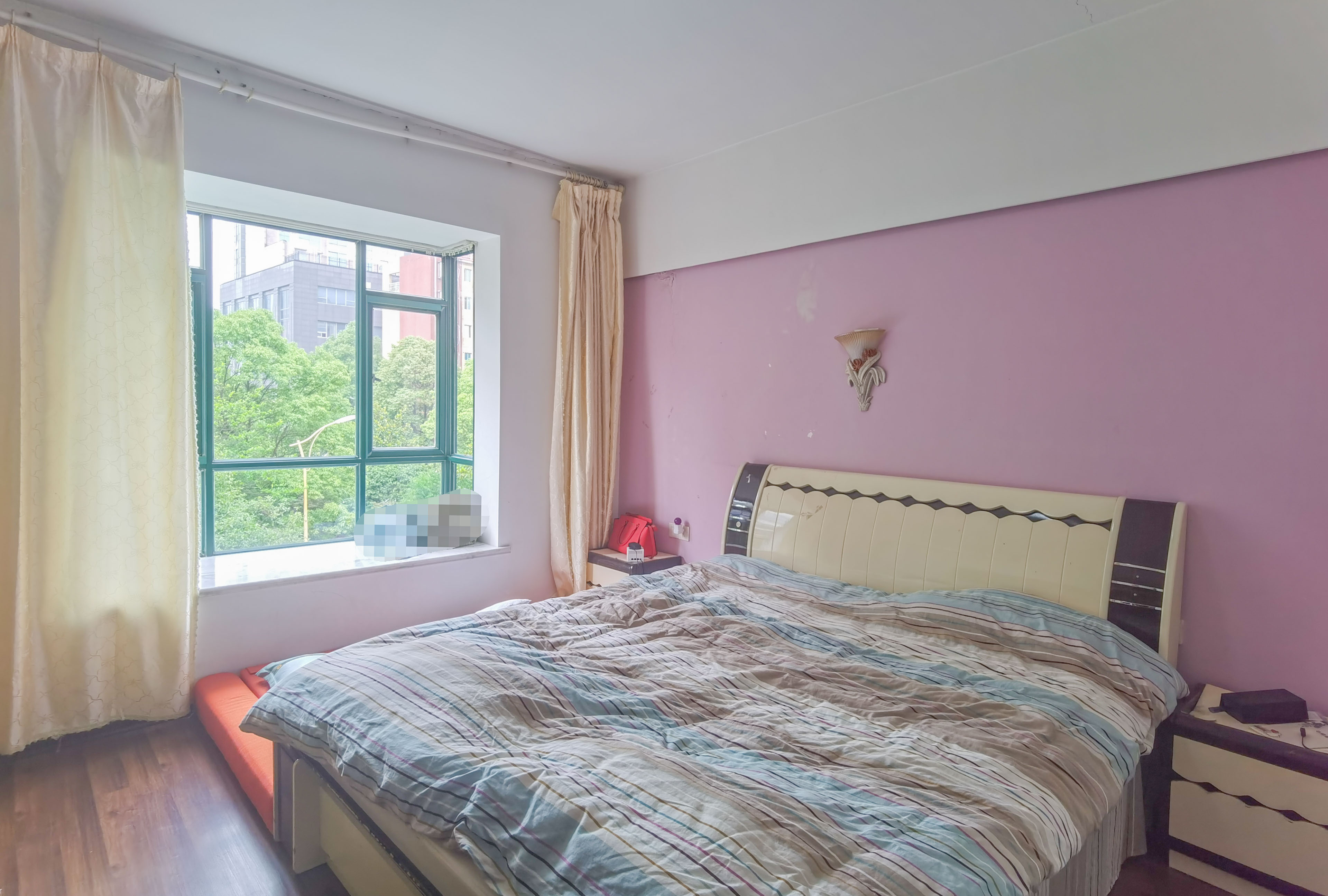 海创明珠花园 3室2厅2卫 89.8万 海创明珠花园 3室2厅2卫 89.8万客厅