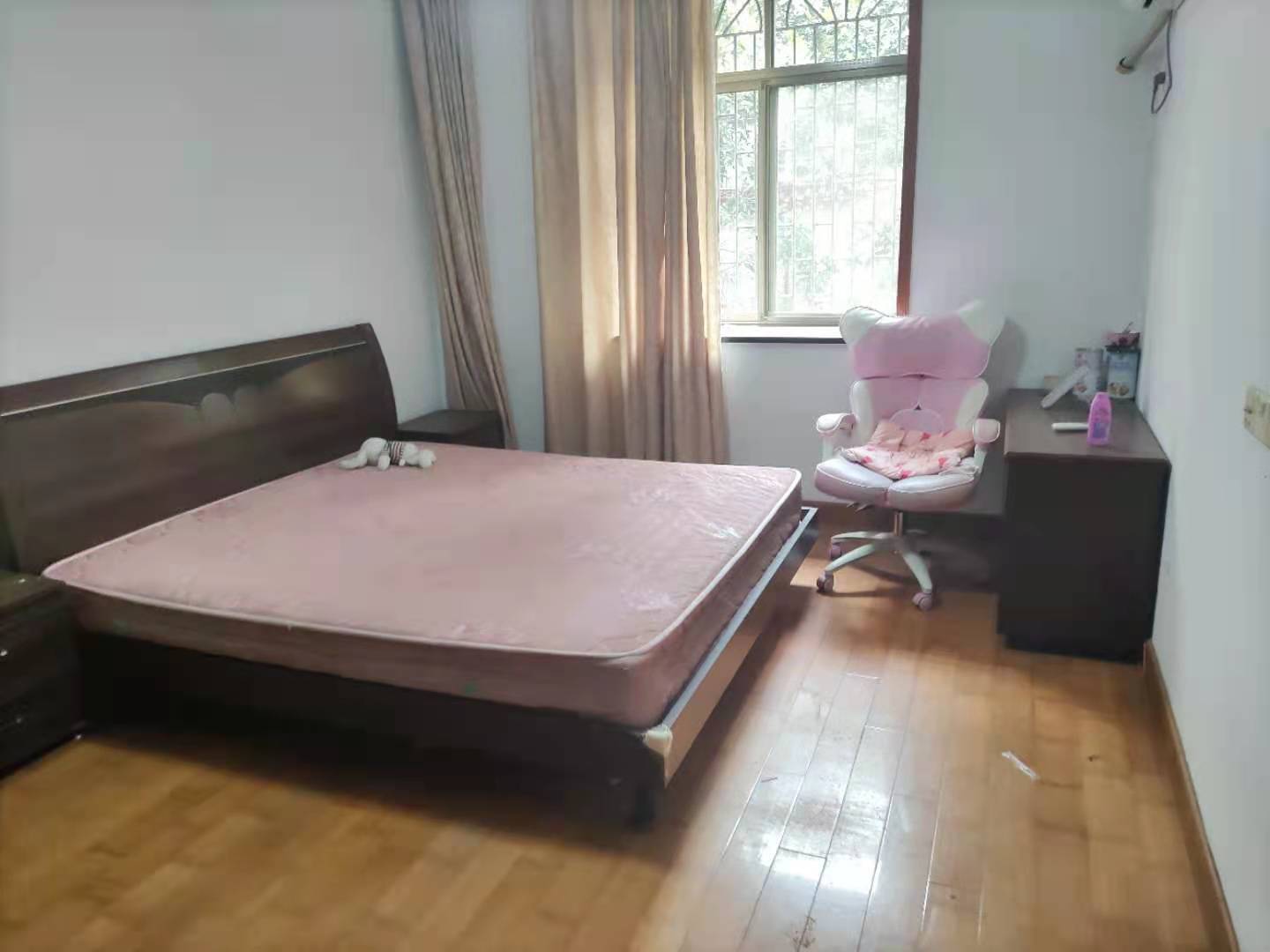 银海花园 3室2厅1卫 2000.0元/月 银海花园 3室2厅1卫 2000.0元/月室内图