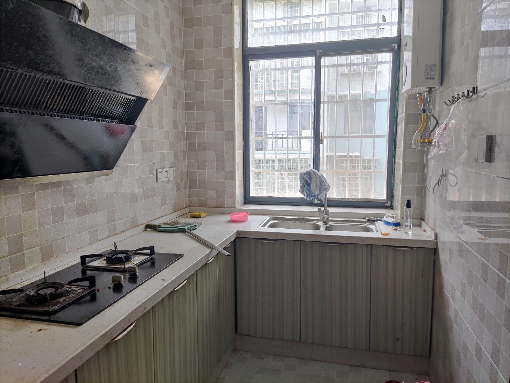 洪源小区 3室2厅1卫 50.0万 洪源小区 3室2厅1卫 50.0万厨房