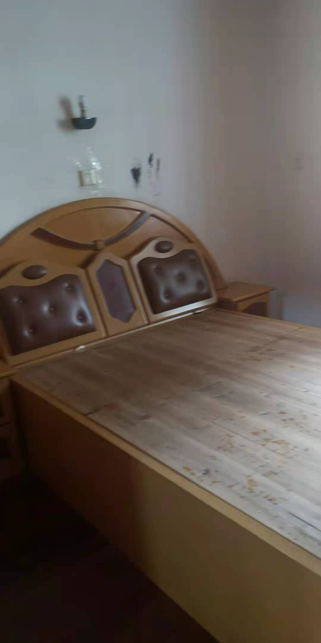 人寿财产保险公司家属楼 4室2厅2卫 1800.0元/月 人寿财产保险公司家属楼 4室2厅2卫 1800.0元/月室内图