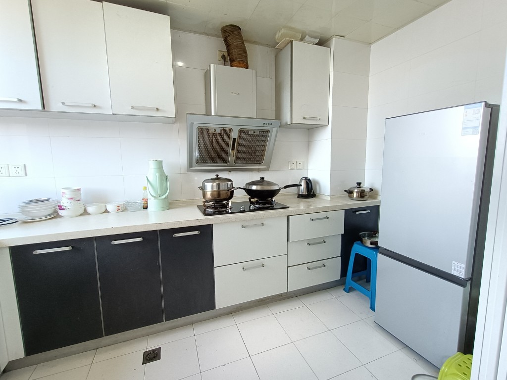 天城湖光山色  3室2厅2卫    3200.0元/月室内图