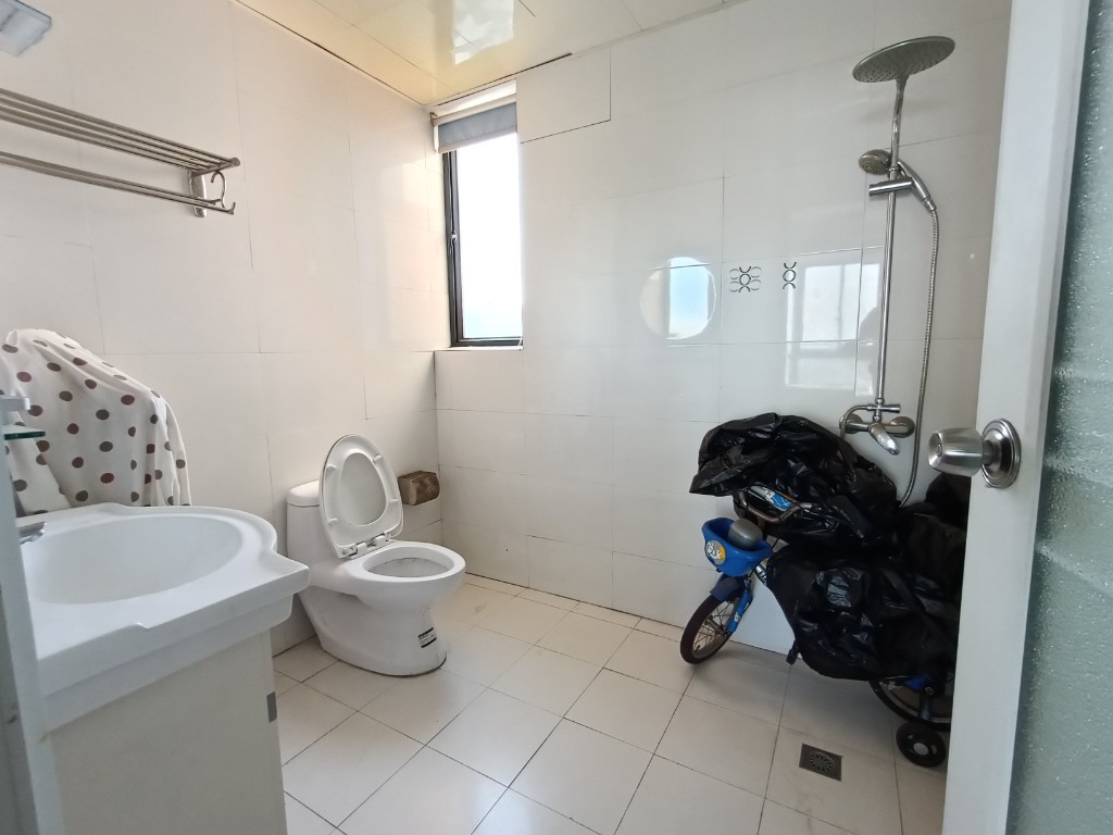 天城湖光山色  3室2厅2卫    3200.0元/月室内图