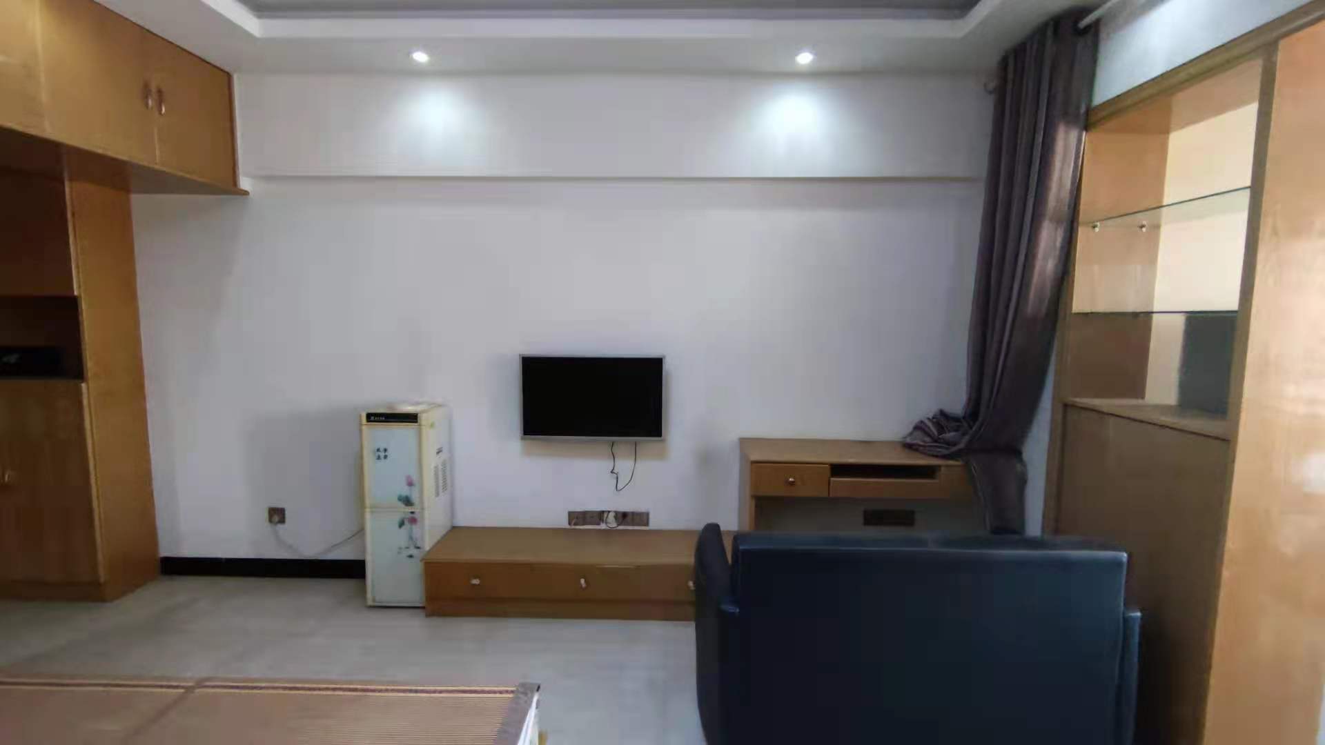 龙泰熙城 1室1厅1卫 23.8万 龙泰熙城 1室1厅1卫 23.8万客厅