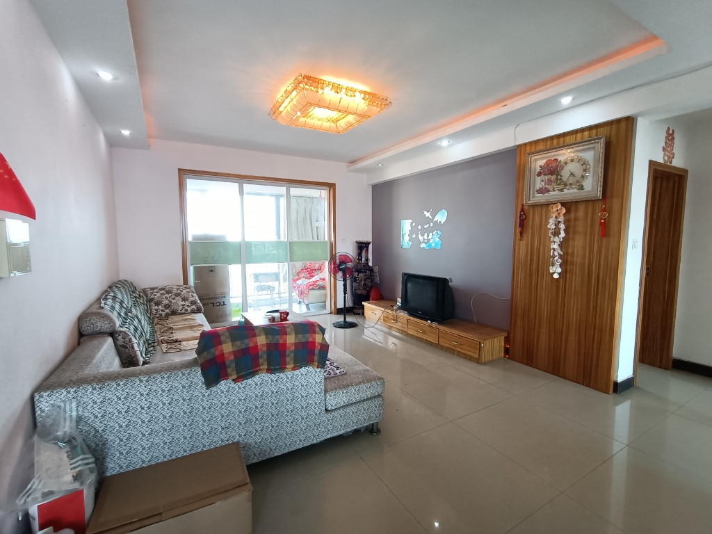 天城湖光山色  3室2厅2卫    3200.0元/月室内图