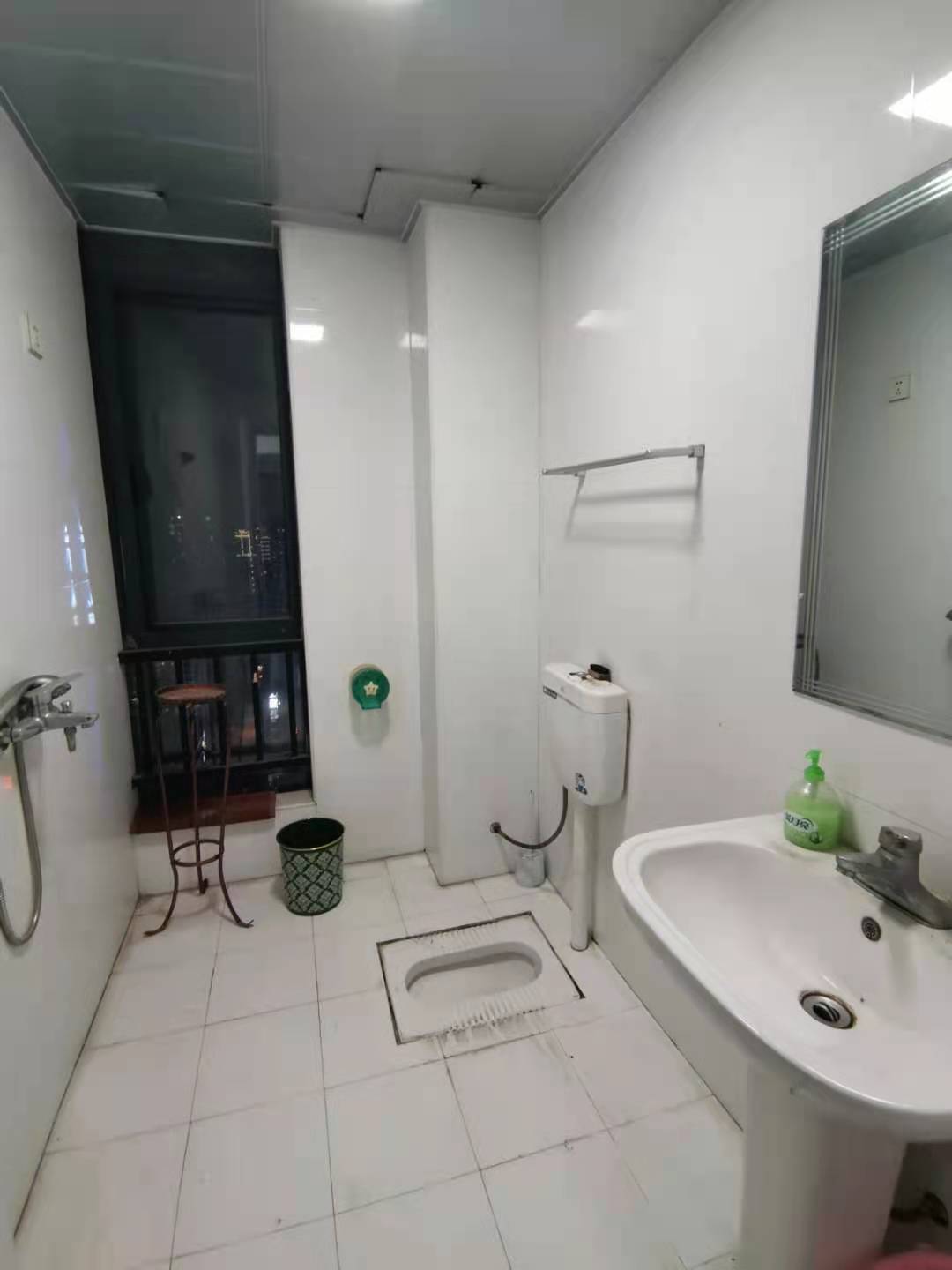 融圣国际 1室1厅1卫 4500.0元/月 融圣国际 1室1厅1卫 4500.0元/月室内图