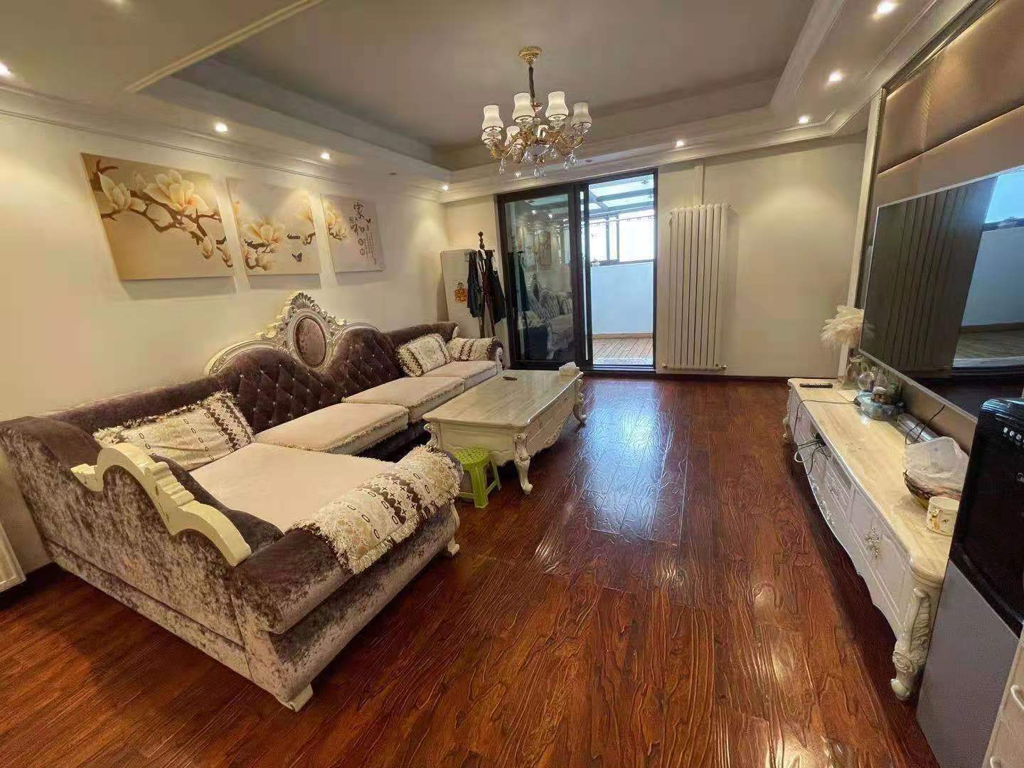 南湖半岛  3室1厅1卫   240.00万客厅