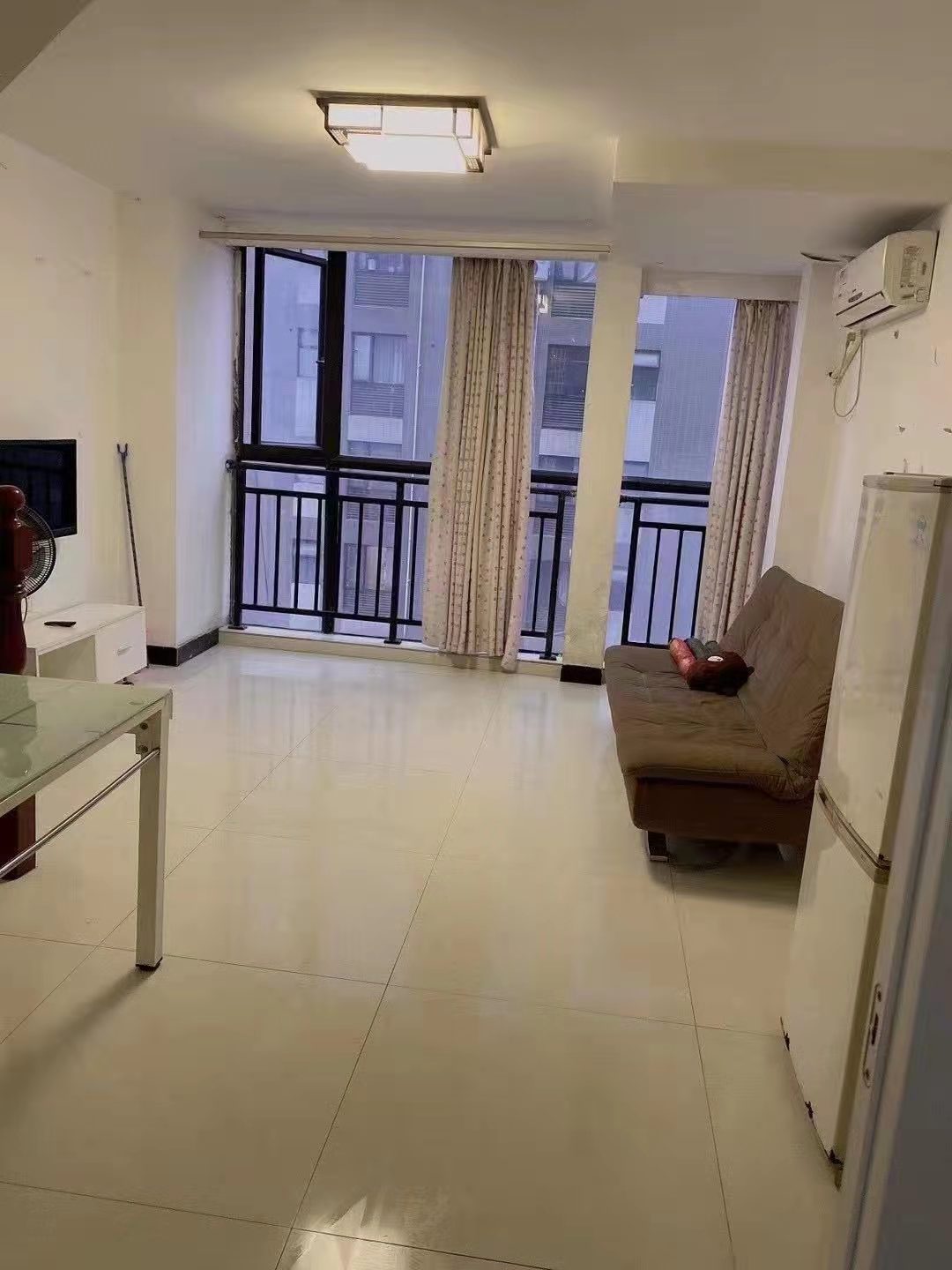 龙泰上品 2室2厅1卫 1300.0元/月 龙泰上品 2室2厅1卫 1300.0元/月室内图