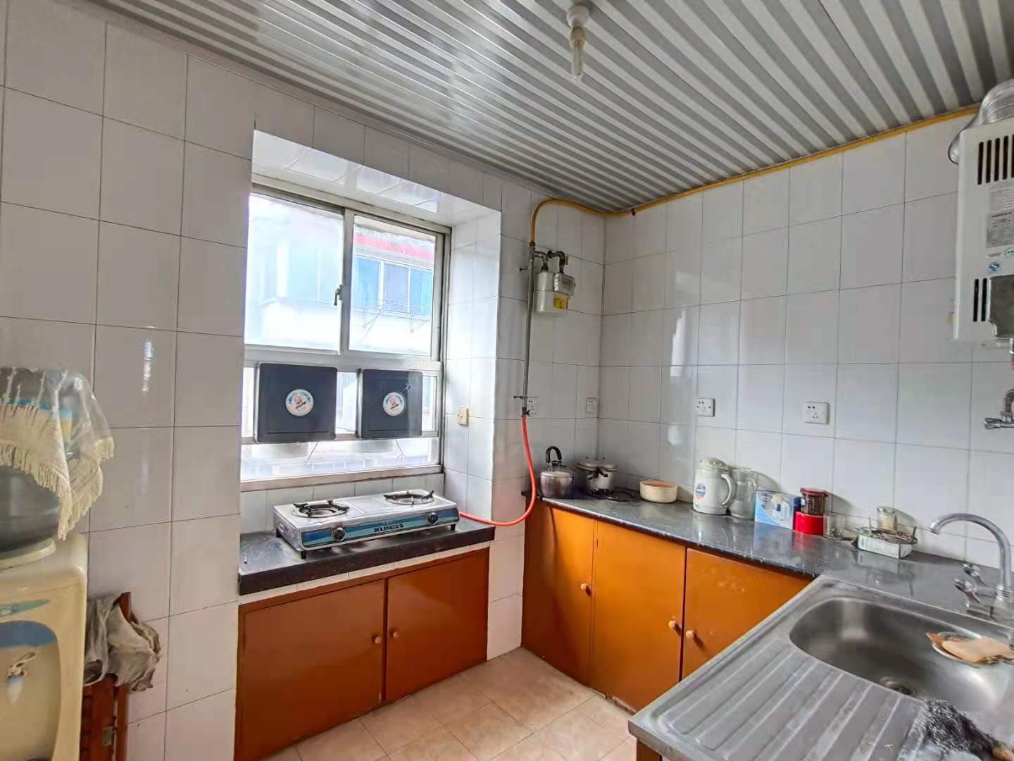 大力新村 4室3厅1卫 60.0万 大力新村 4室3厅1卫 60.0万客厅