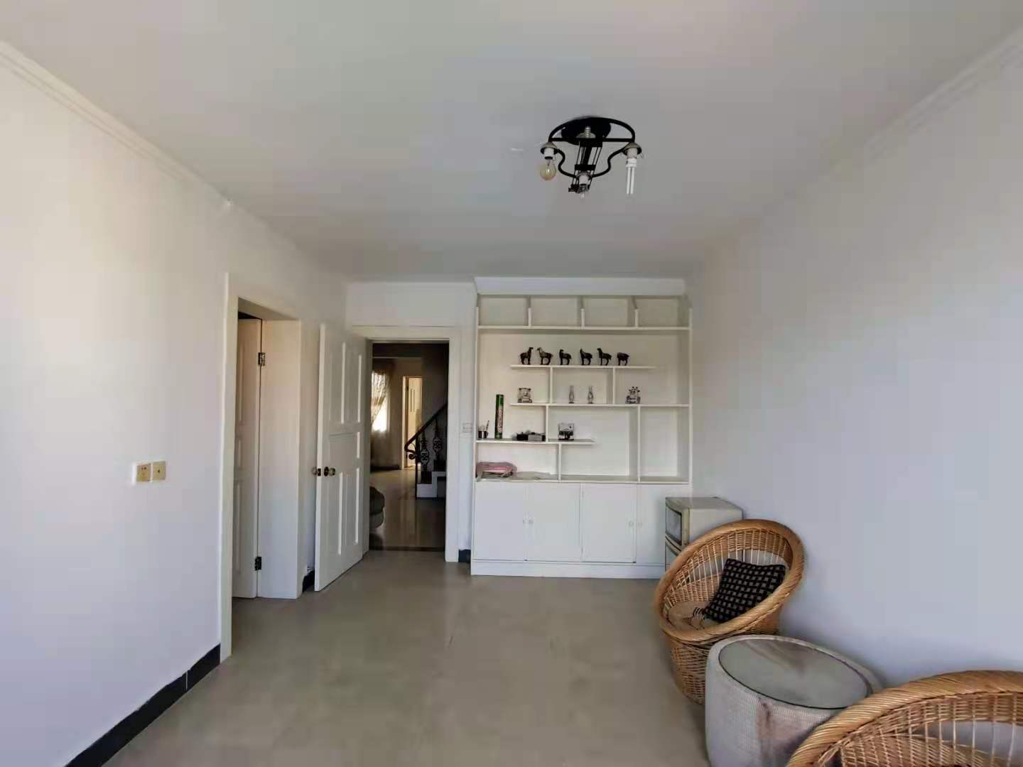 大力新村 4室3厅1卫 60.0万 大力新村 4室3厅1卫 60.0万客厅