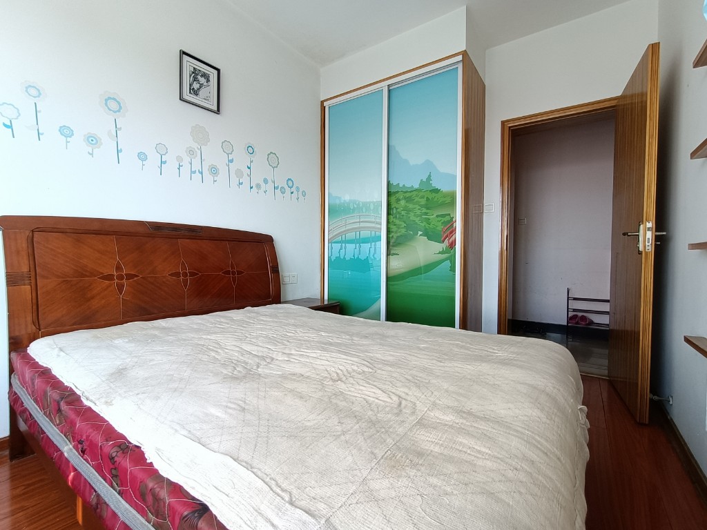 天城湖光山色  3室2厅2卫    3200.0元/月室内图