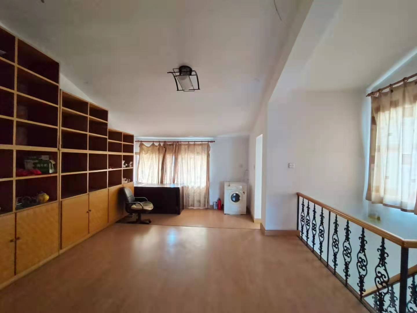 大力新村 4室3厅1卫 60.0万 大力新村 4室3厅1卫 60.0万客厅